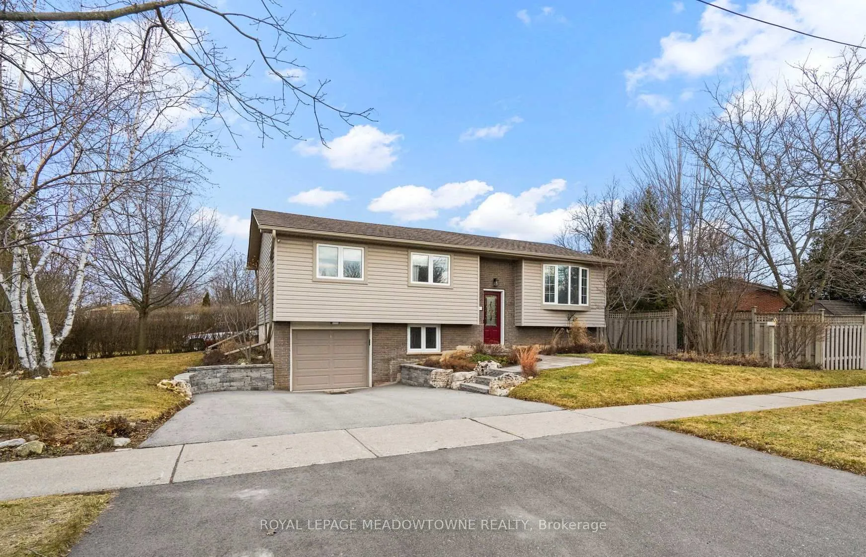 Front of 809 Woodward Avenue