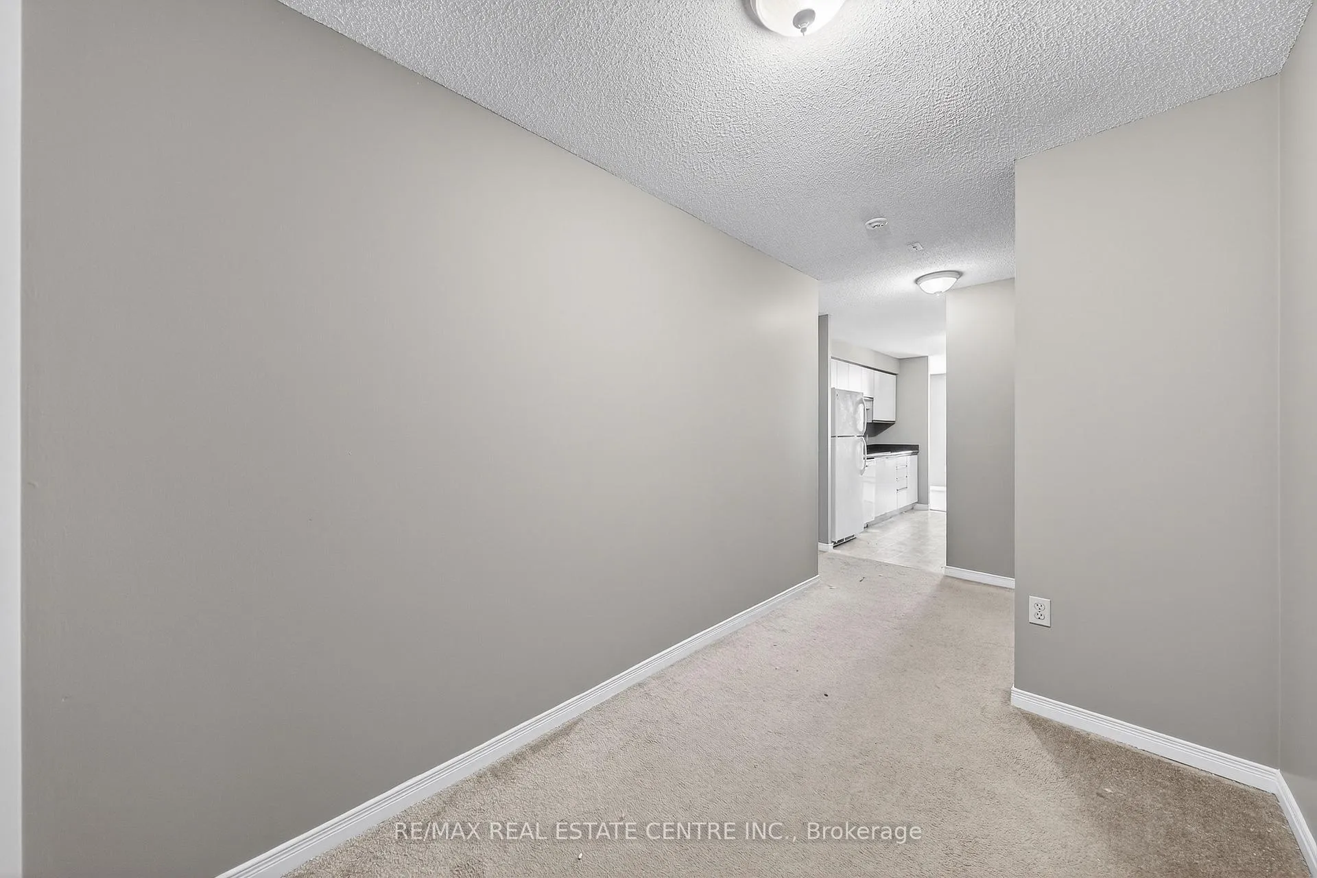 Photo 5 of Unit 212, 35 Green Valley Drive, Kitchener — HOMEH