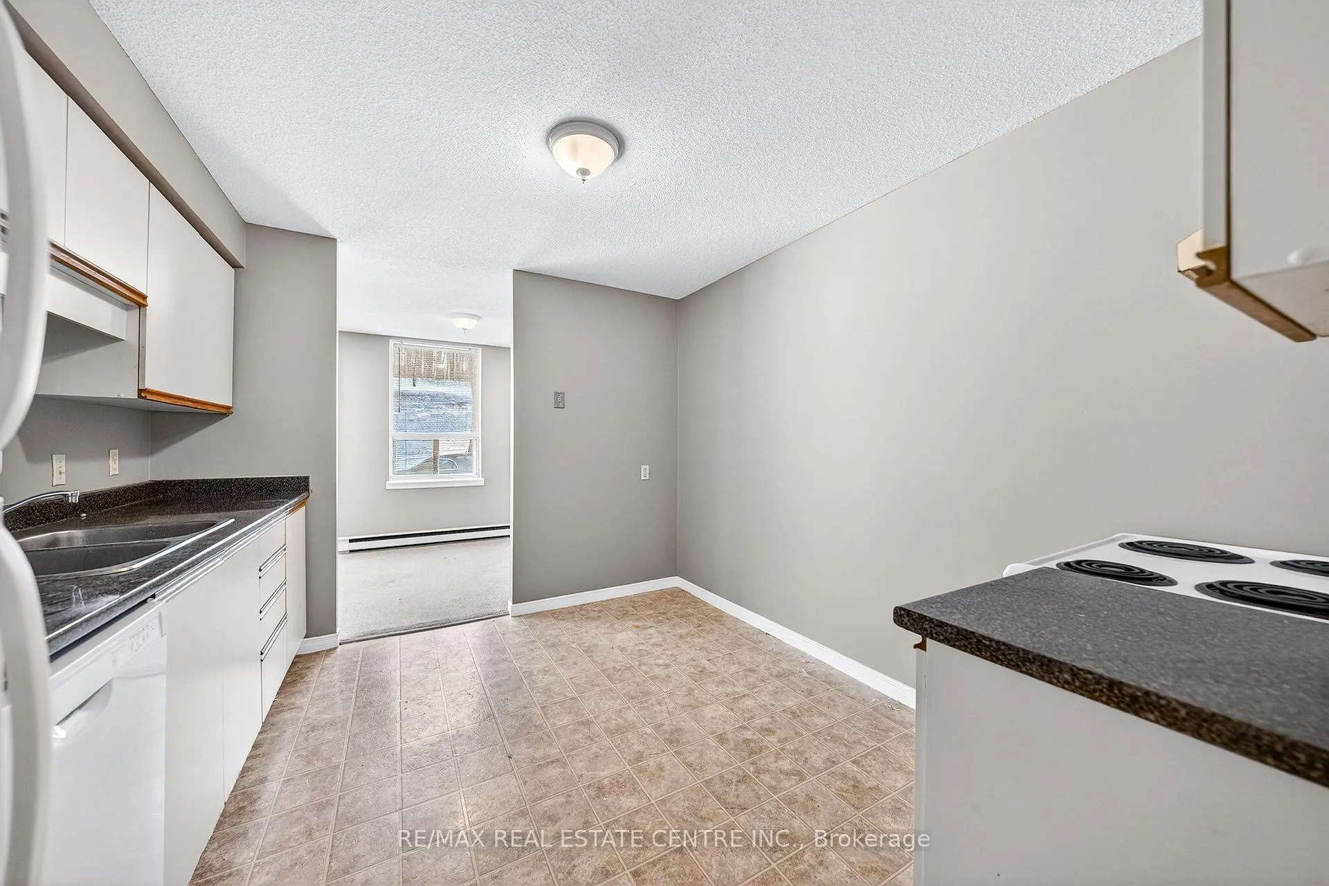 Photo 8 of Unit 212, 35 Green Valley Drive, Kitchener — HOMEH