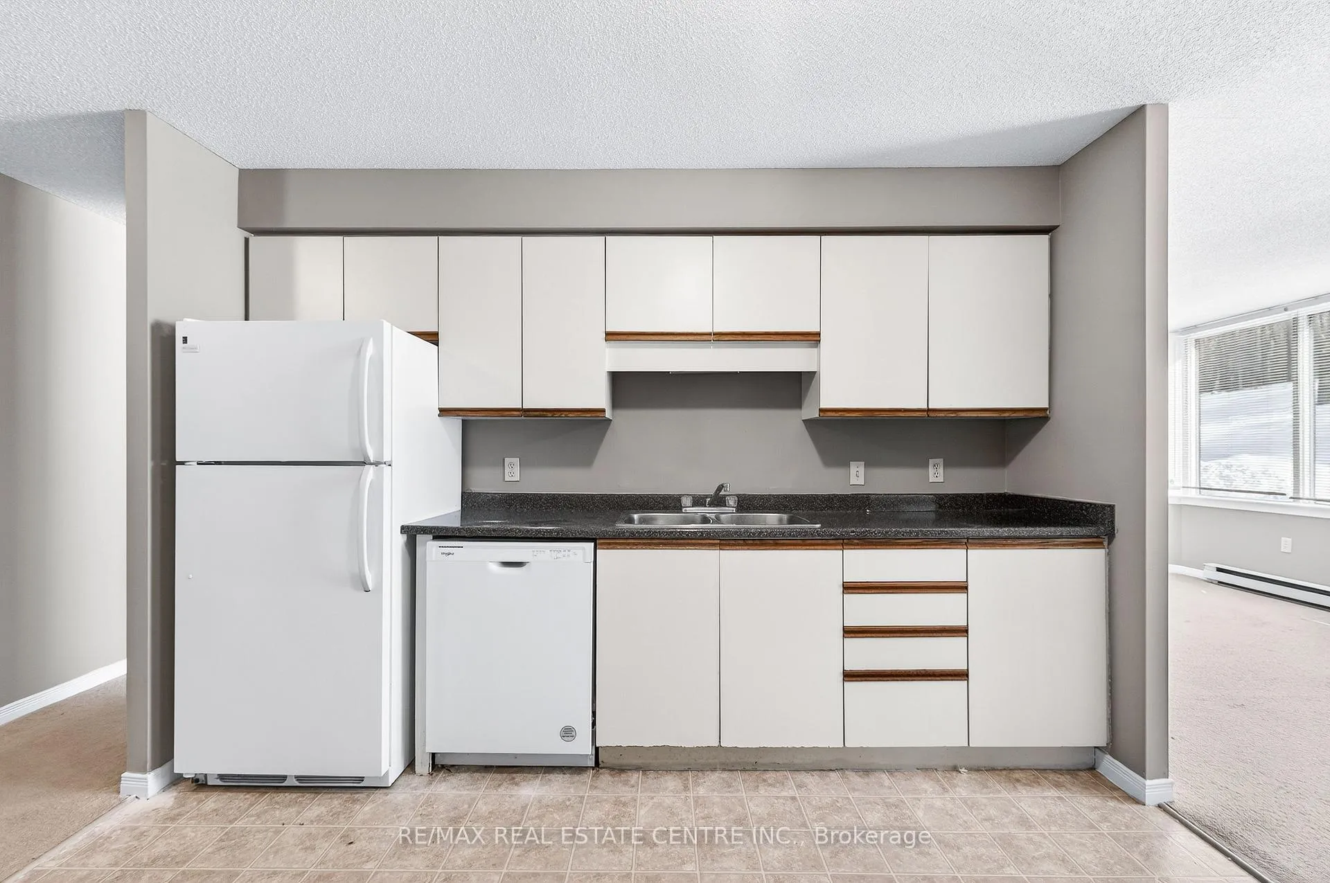 Photo 13 of Unit 212, 35 Green Valley Drive, Kitchener — HOMEH