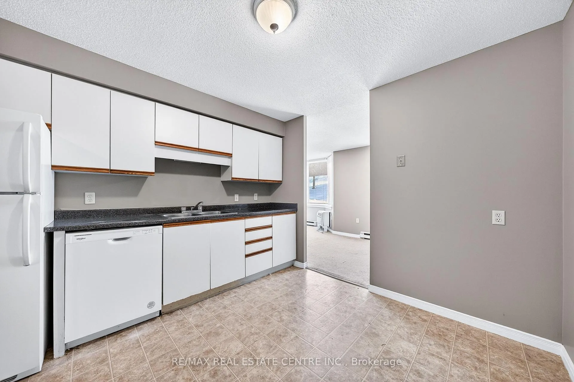 Photo 14 of Unit 212, 35 Green Valley Drive, Kitchener — HOMEH