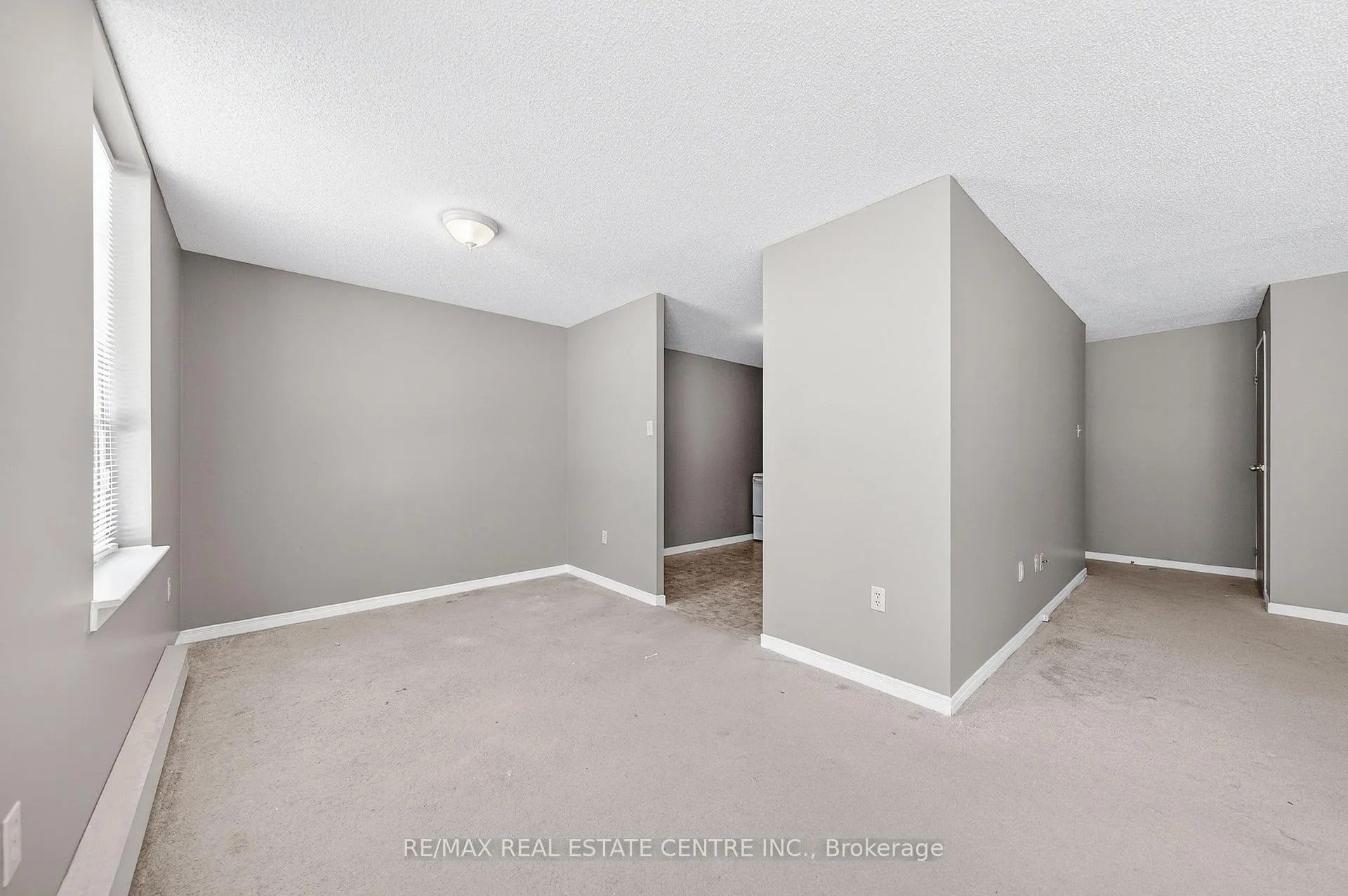 Photo 16 of Unit 212, 35 Green Valley Drive, Kitchener — HOMEH