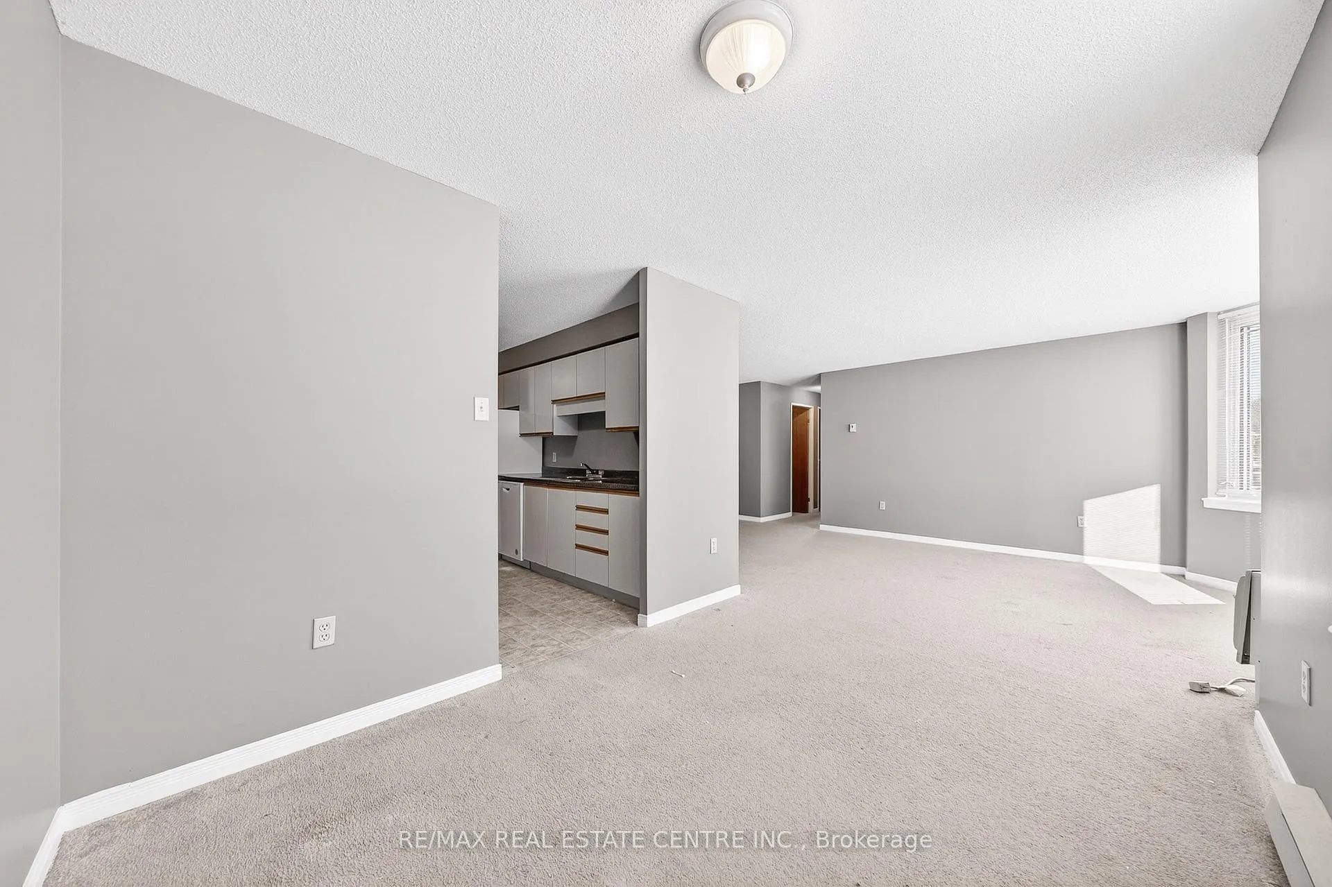 Photo 17 of Unit 212, 35 Green Valley Drive, Kitchener — HOMEH