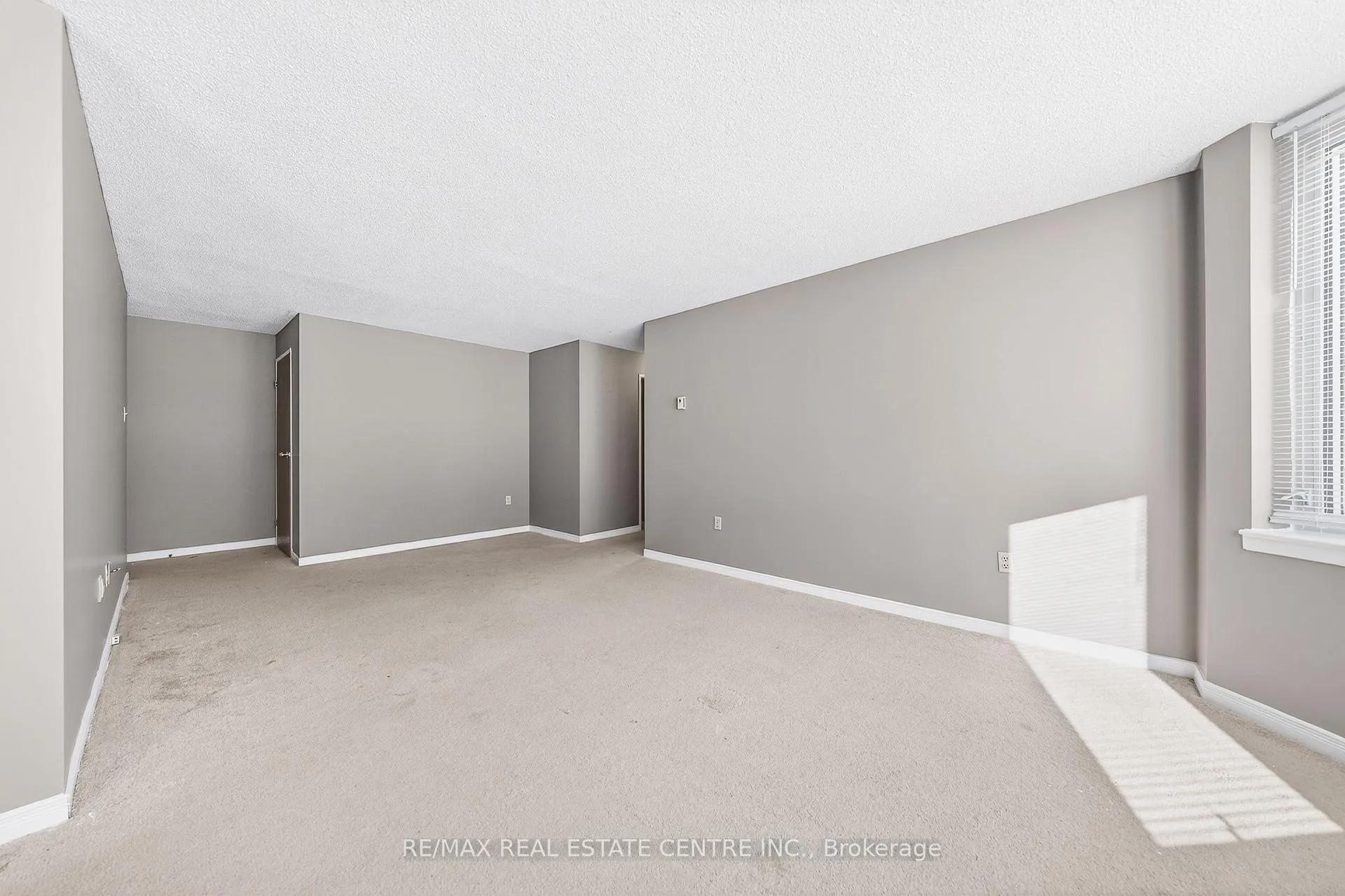 Photo 19 of Unit 212, 35 Green Valley Drive, Kitchener — HOMEH