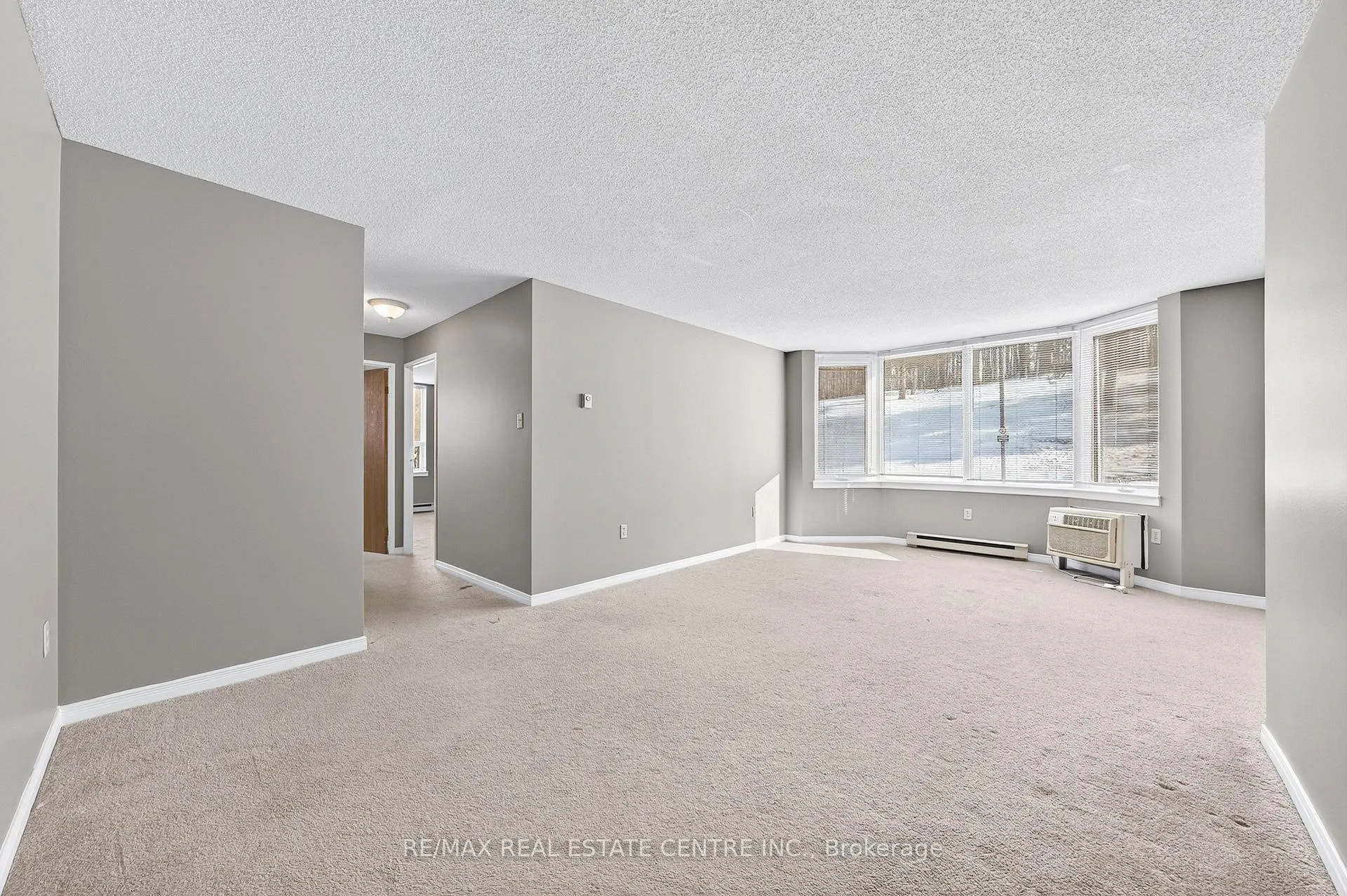 Photo 23 of Unit 212, 35 Green Valley Drive, Kitchener — HOMEH