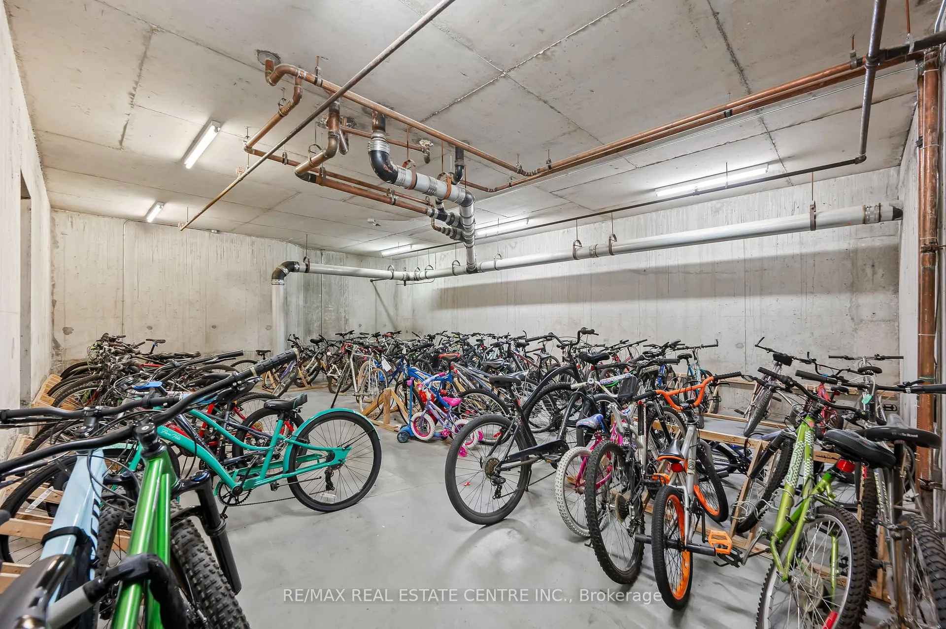 Photo 36 of Unit 212, 35 Green Valley Drive, Kitchener — HOMEH