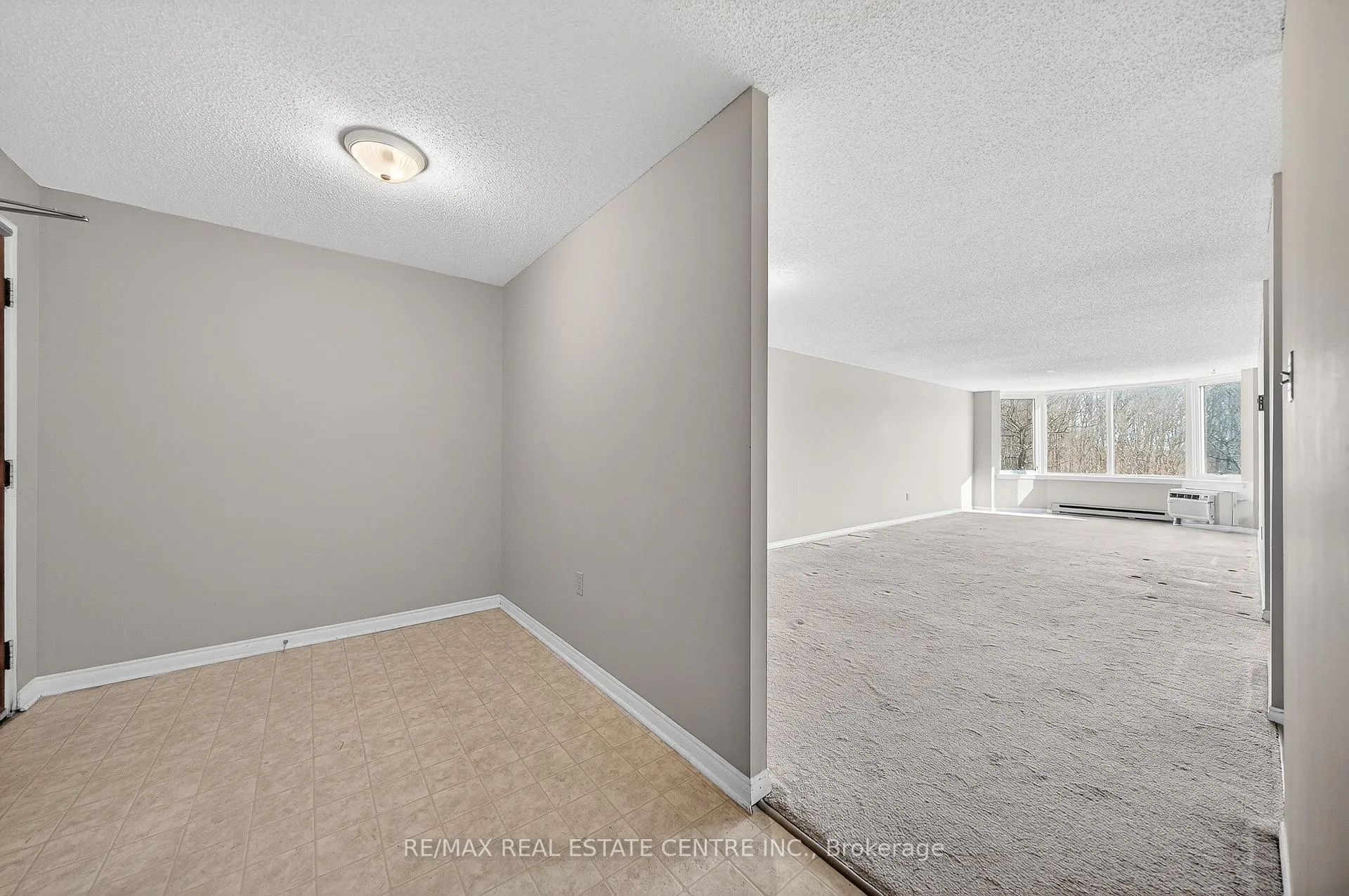 Photo 7 of Unit 1002, 35 Green Valley Drive, Kitchener, Pioneer Park — HOMEH