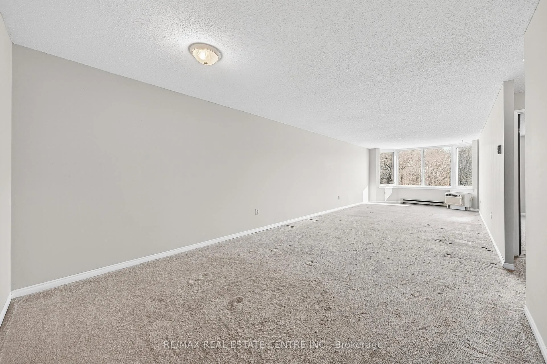 Photo 10 of Unit 1002, 35 Green Valley Drive, Kitchener, Pioneer Park — HOMEH