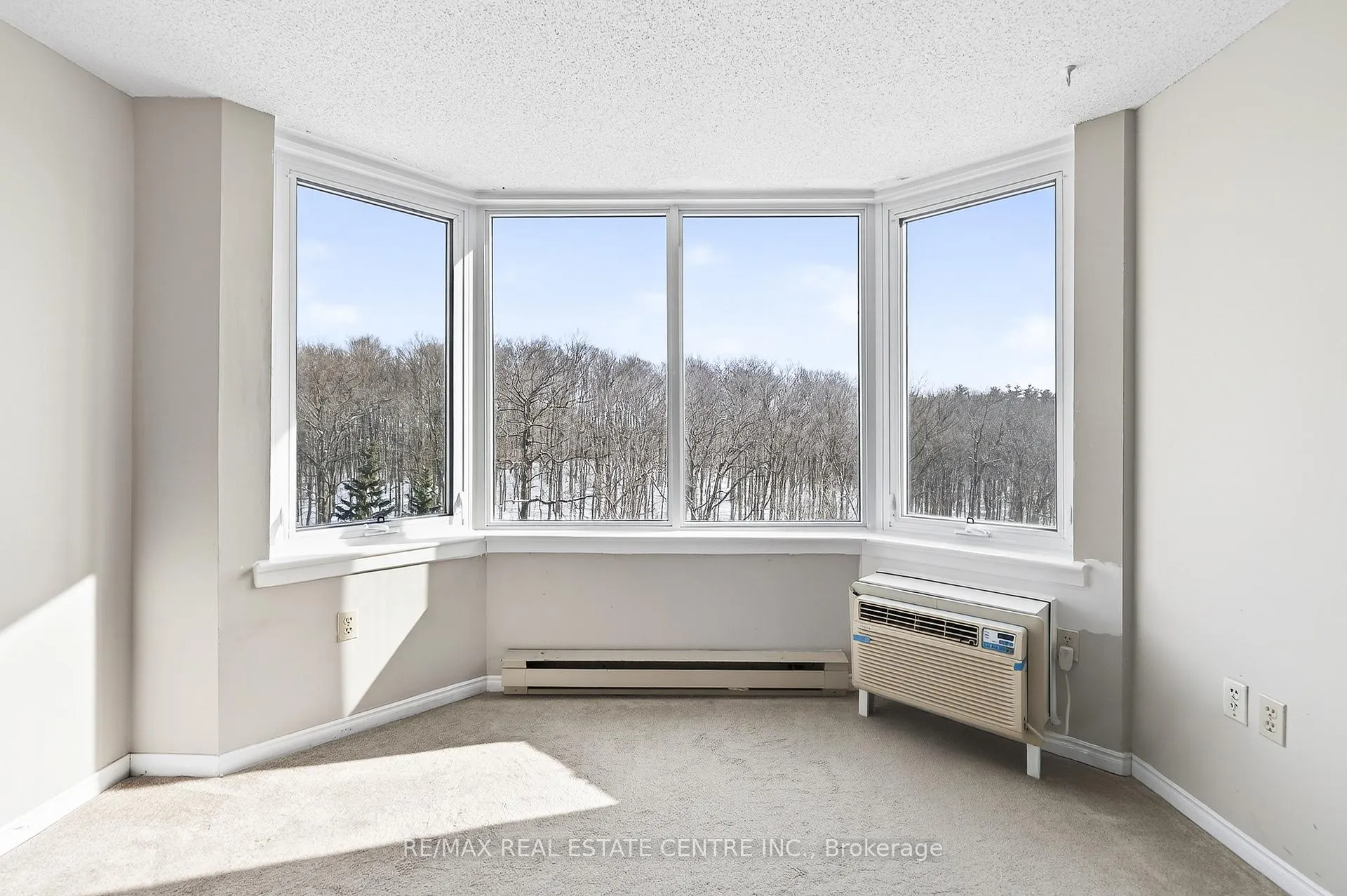Photo 12 of Unit 1002, 35 Green Valley Drive, Kitchener, Pioneer Park — HOMEH