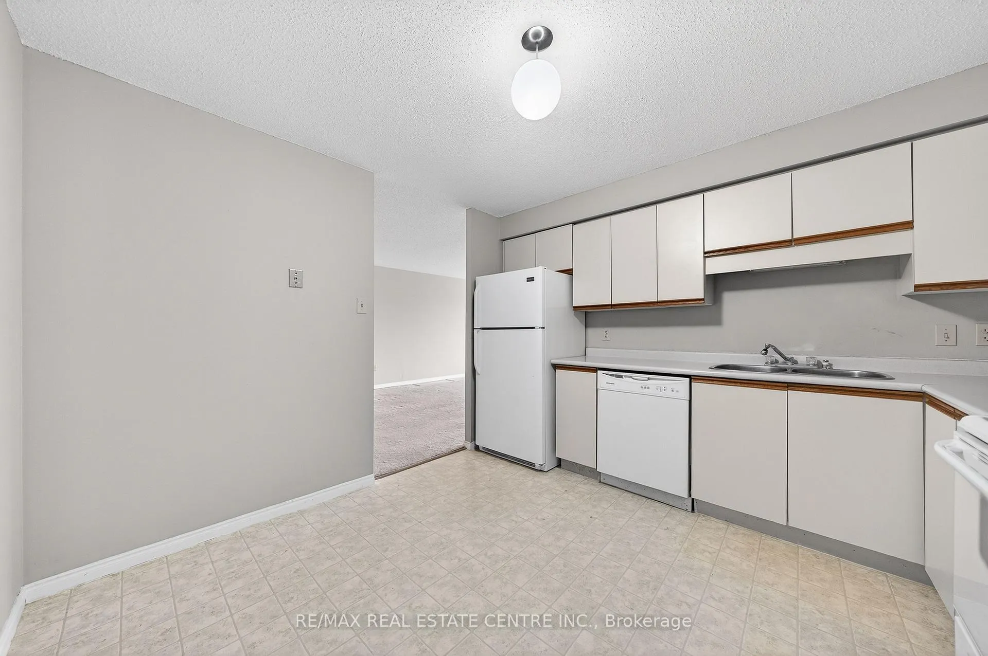 Photo 19 of Unit 1002, 35 Green Valley Drive, Kitchener, Pioneer Park — HOMEH