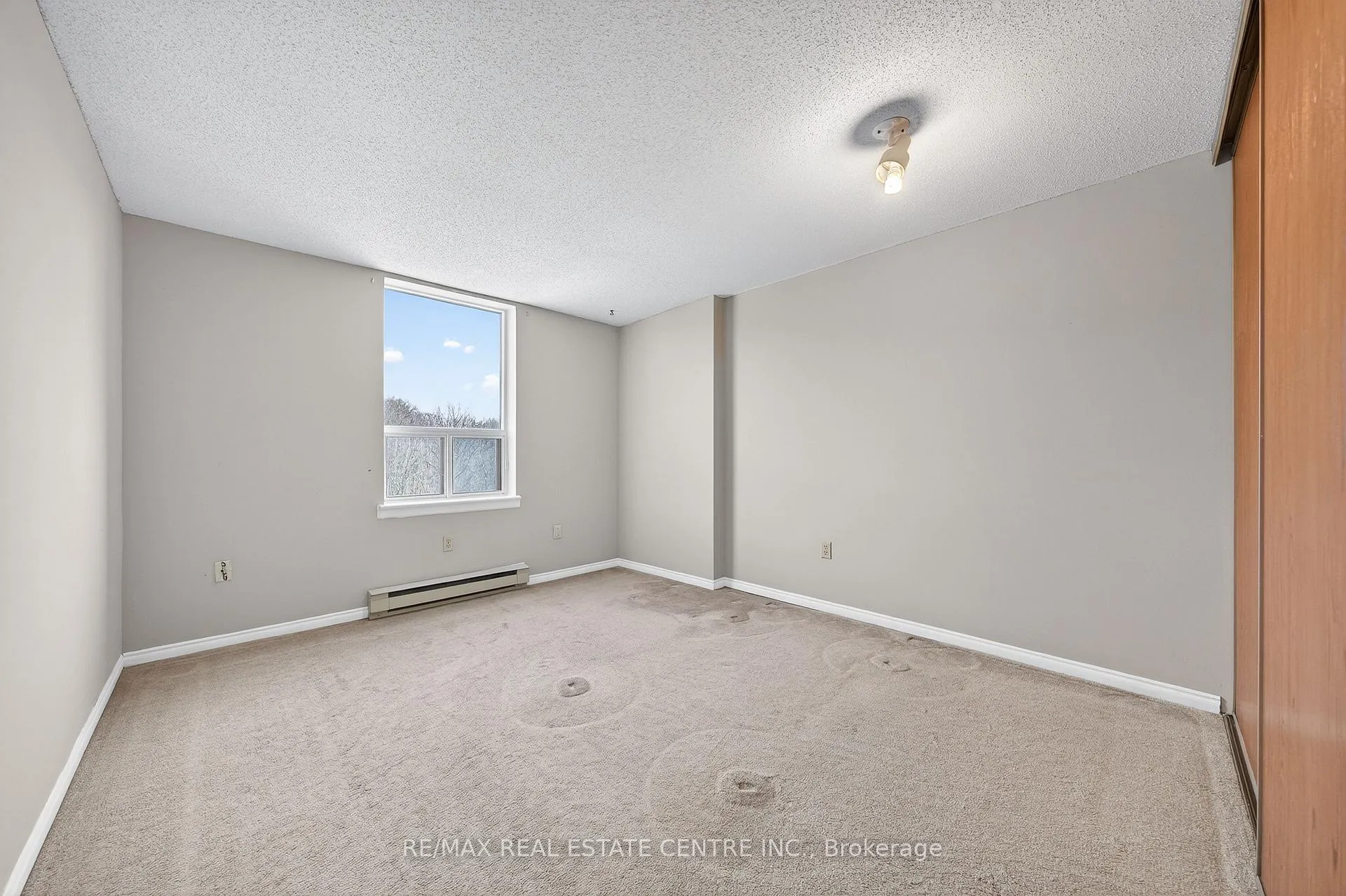 Photo 21 of Unit 1002, 35 Green Valley Drive, Kitchener, Pioneer Park — HOMEH