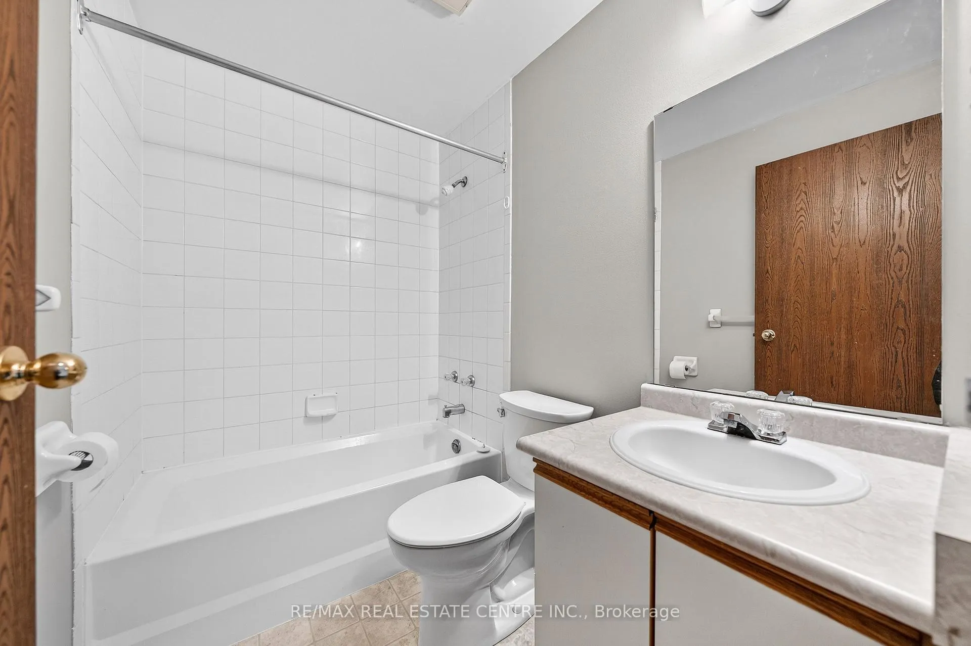 Photo 23 of Unit 1002, 35 Green Valley Drive, Kitchener, Pioneer Park — HOMEH