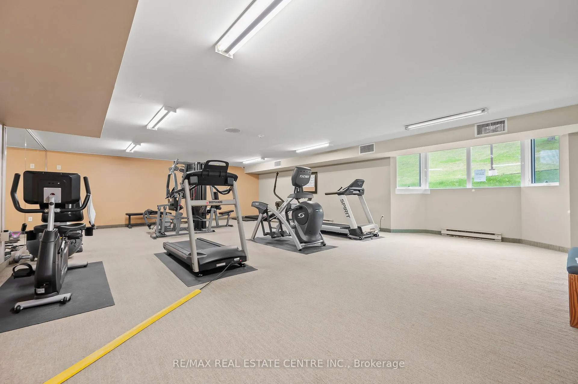 Photo 27 of Unit 1002, 35 Green Valley Drive, Kitchener, Pioneer Park — HOMEH