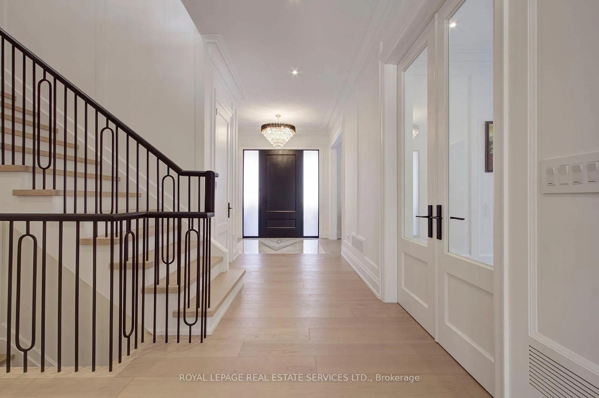 Photo 4 of 1504 Warren Drive, Oakville, Morrison — HOMEH