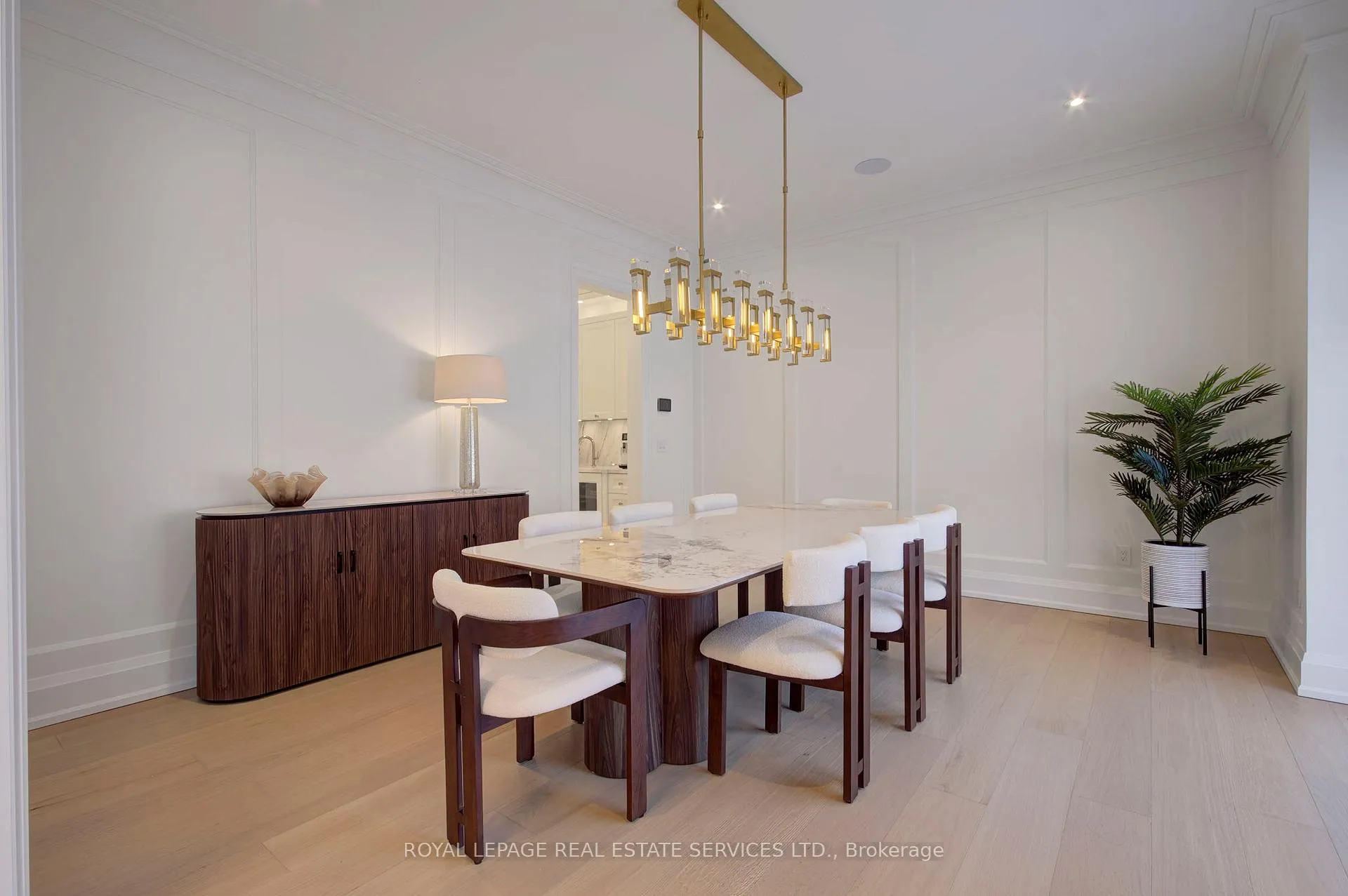 Photo 5 of 1504 Warren Drive, Oakville, Morrison — HOMEH