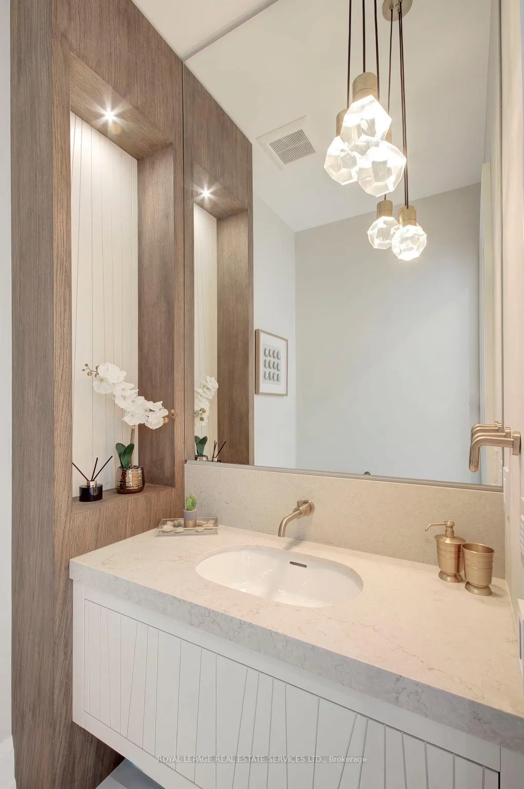 Photo 16 of 1504 Warren Drive, Oakville, Morrison — HOMEH