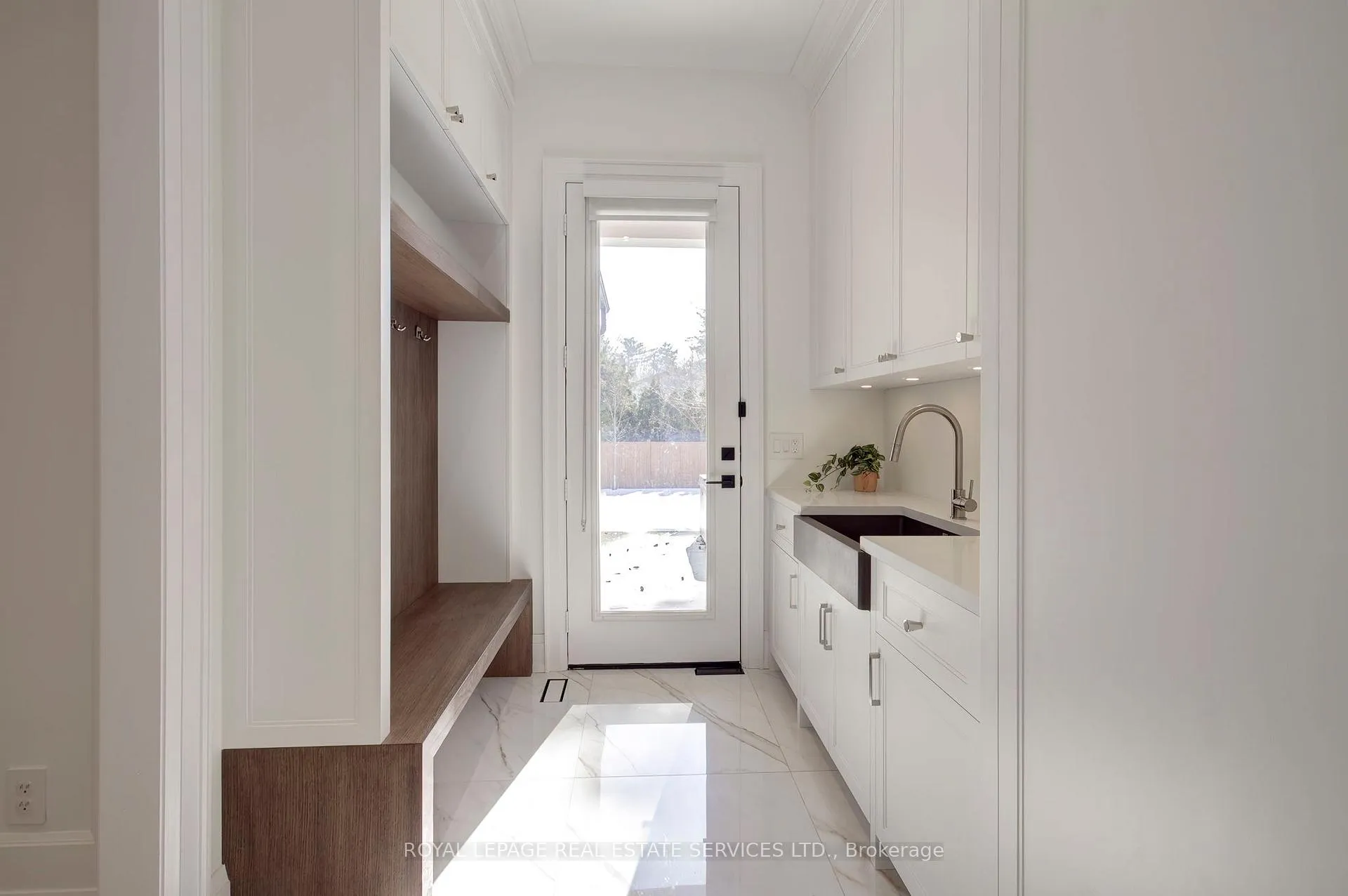 Photo 17 of 1504 Warren Drive, Oakville, Morrison — HOMEH