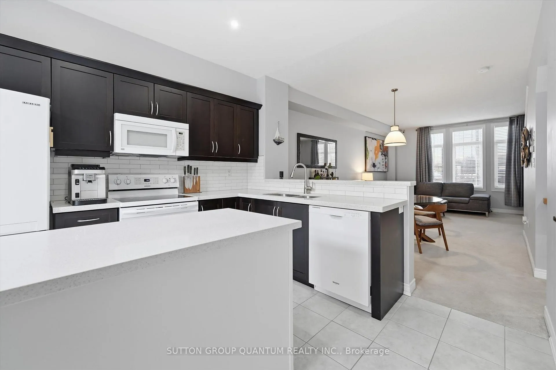 Photo 3 of Unit 2, 4165 Upper Middle Road, Burlington, Rose — HOMEH