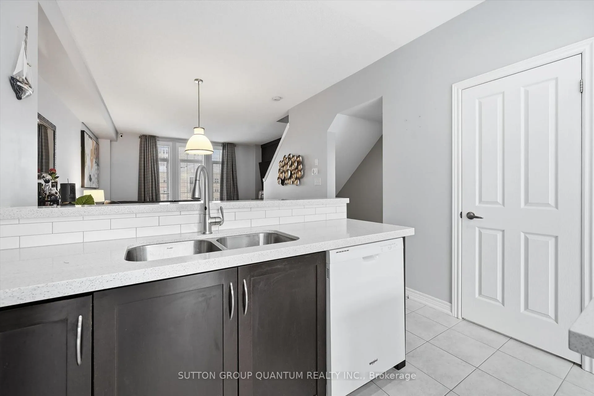 Photo 8 of Unit 2, 4165 Upper Middle Road, Burlington, Rose — HOMEH