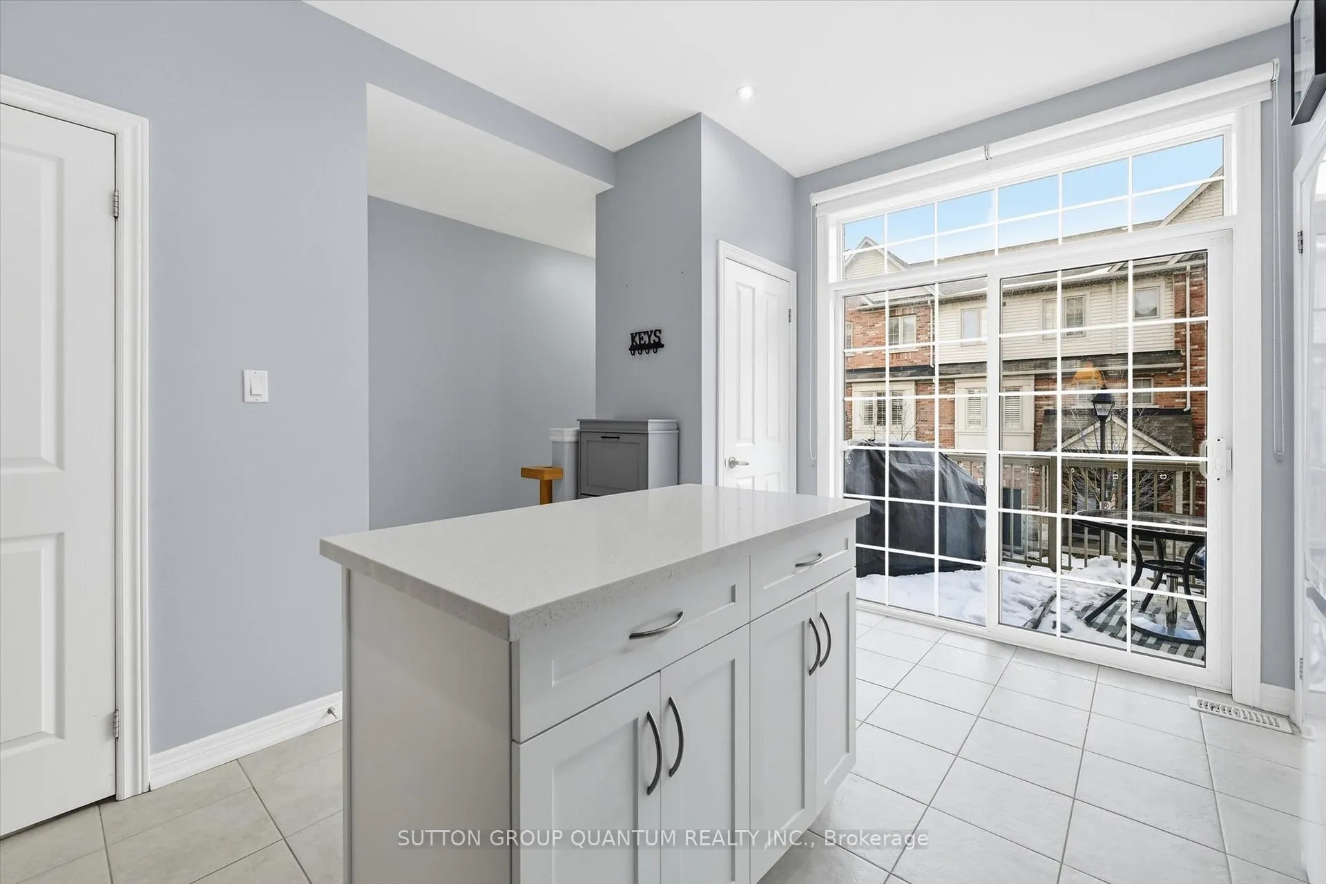 Photo 9 of Unit 2, 4165 Upper Middle Road, Burlington, Rose — HOMEH