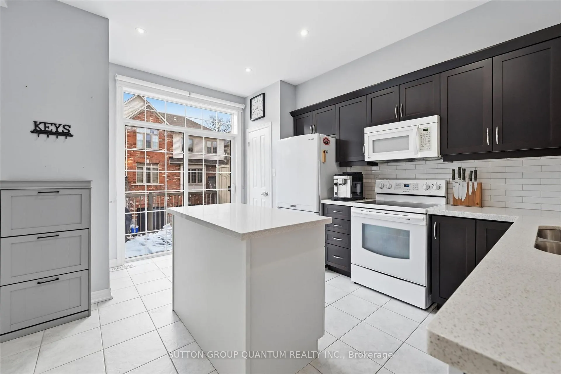 Photo 10 of Unit 2, 4165 Upper Middle Road, Burlington, Rose — HOMEH