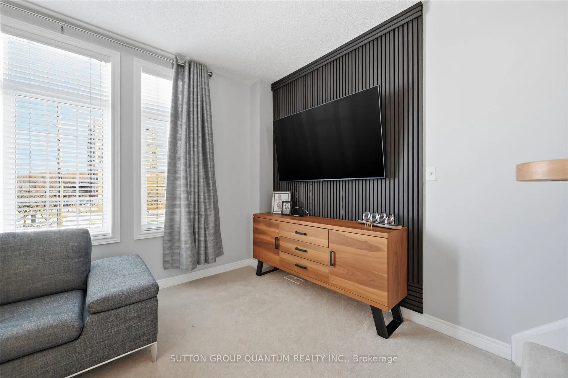Photo 16 of Unit 2, 4165 Upper Middle Road, Burlington, Rose — HOMEH