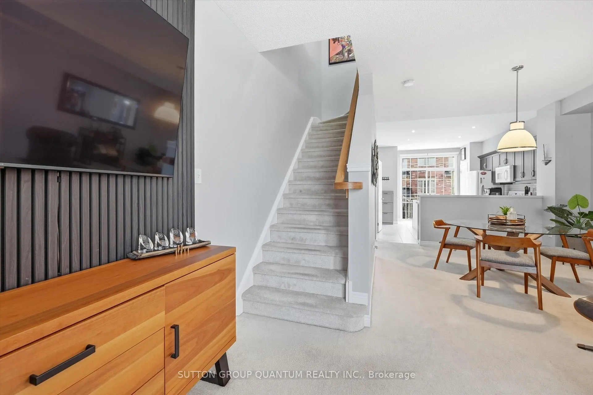 Photo 21 of Unit 2, 4165 Upper Middle Road, Burlington, Rose — HOMEH