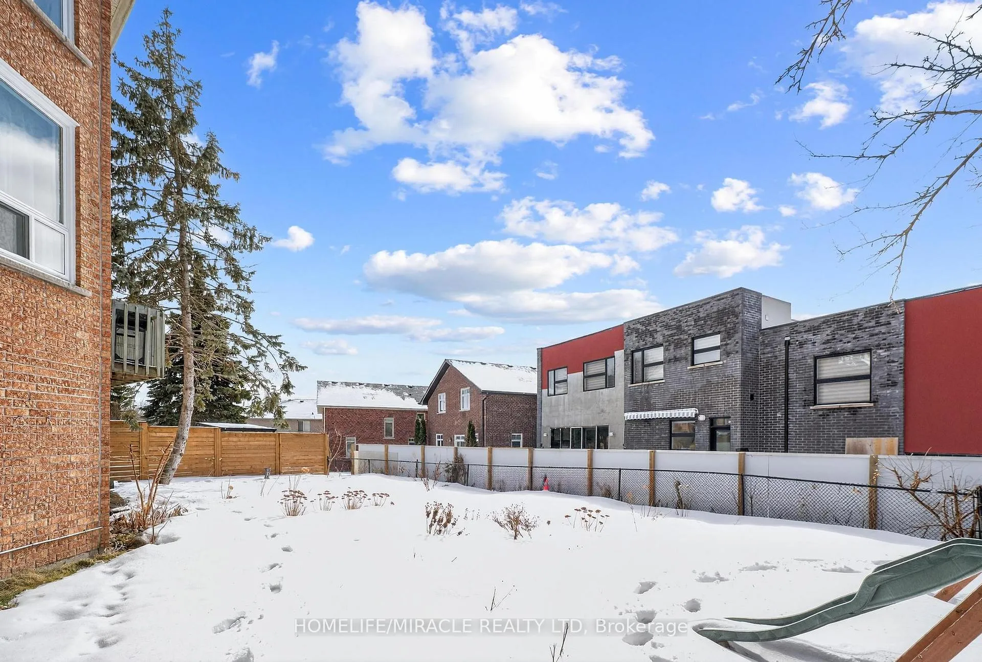 Photo 3 of 1002 Rambleberry Avenue, Pickering, Liverpool — HOMEH