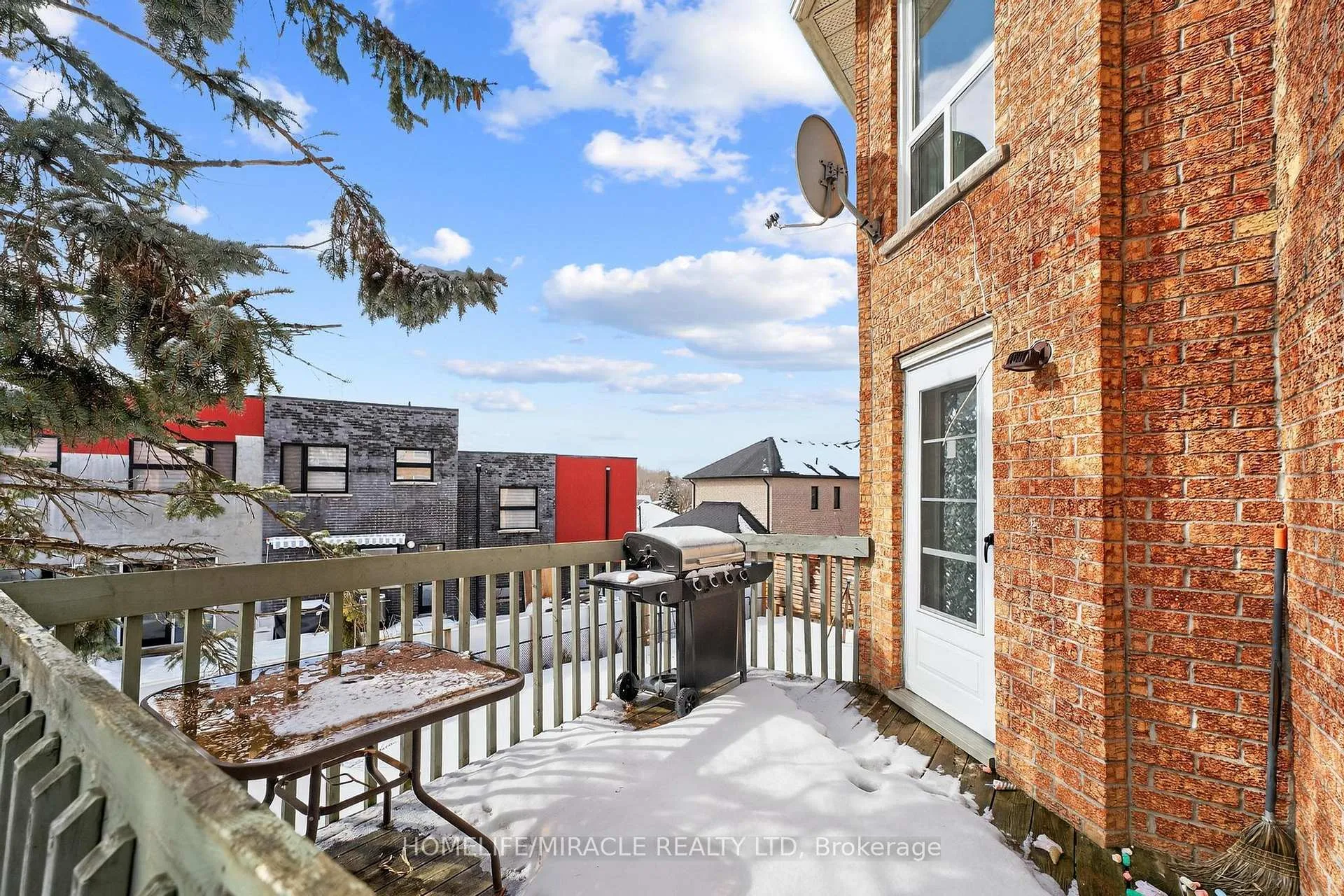Photo 4 of 1002 Rambleberry Avenue, Pickering, Liverpool — HOMEH