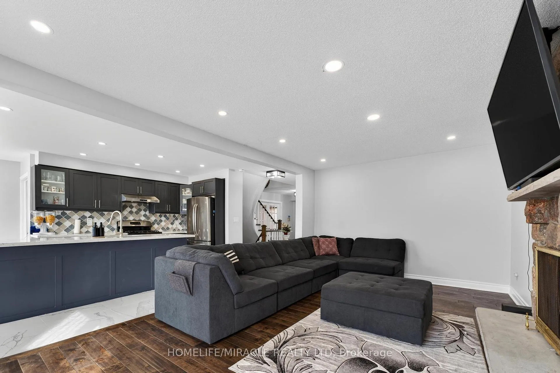 Photo 12 of 1002 Rambleberry Avenue, Pickering, Liverpool — HOMEH