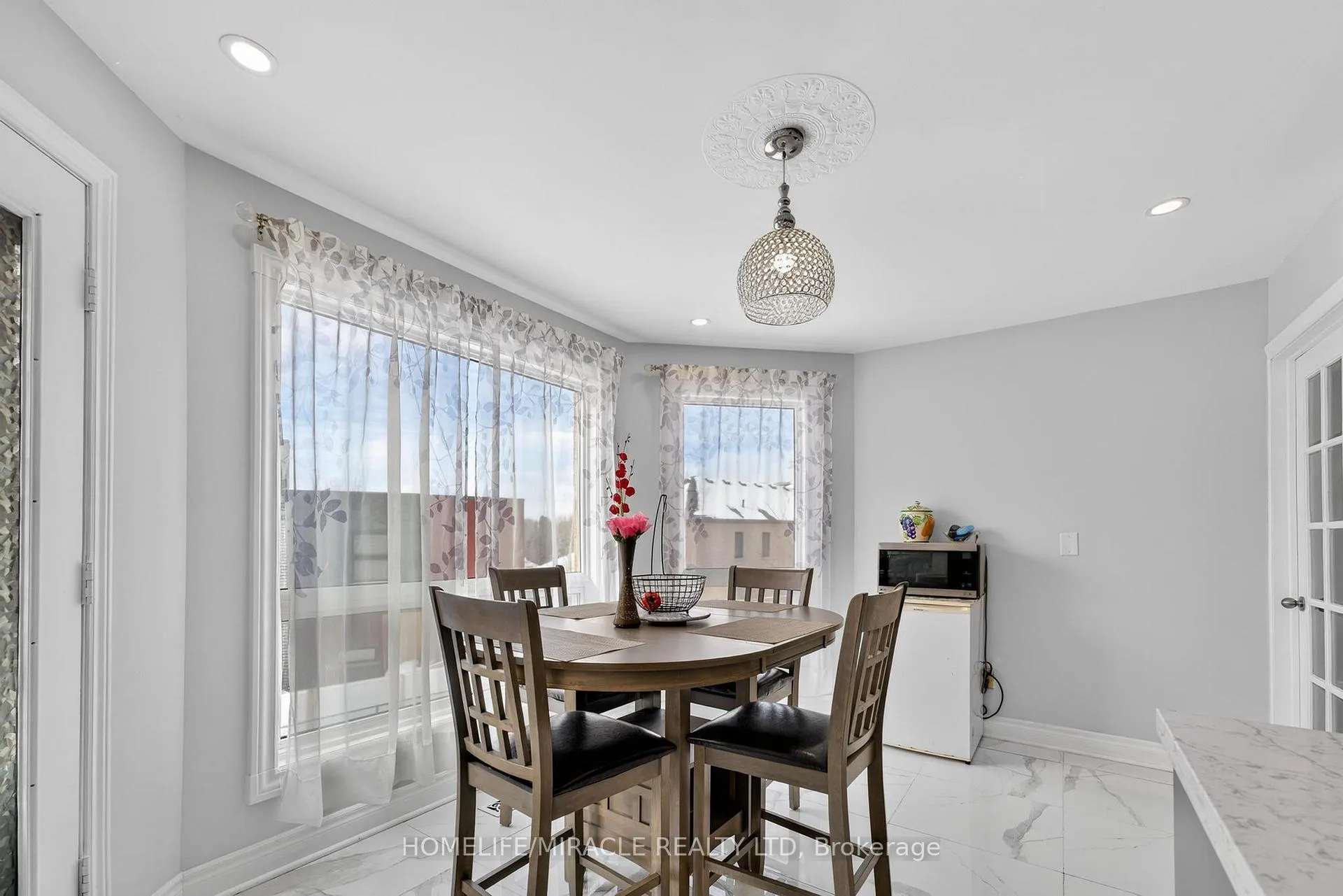Photo 15 of 1002 Rambleberry Avenue, Pickering, Liverpool — HOMEH