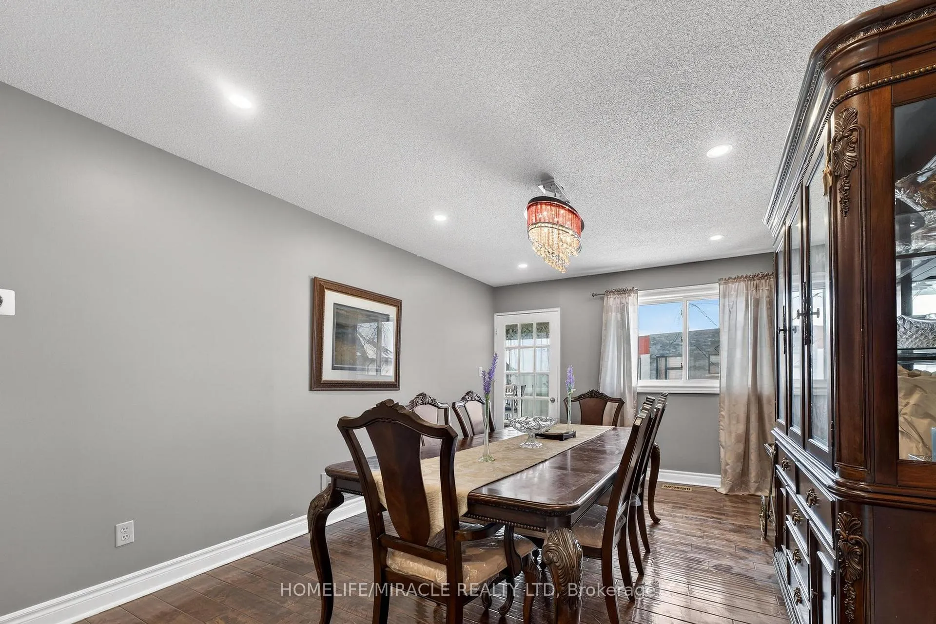 Photo 16 of 1002 Rambleberry Avenue, Pickering, Liverpool — HOMEH