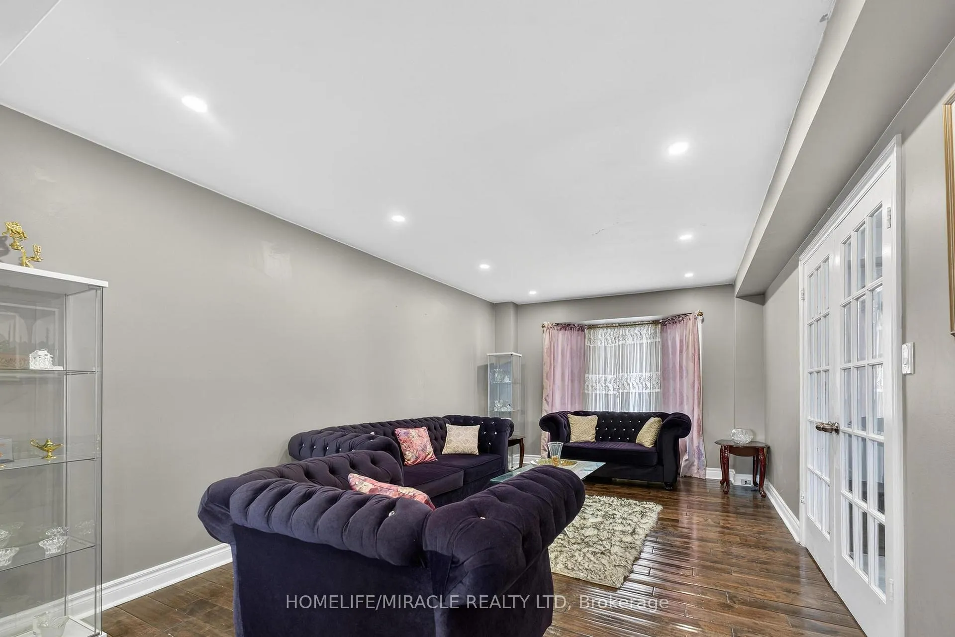 Photo 17 of 1002 Rambleberry Avenue, Pickering, Liverpool — HOMEH