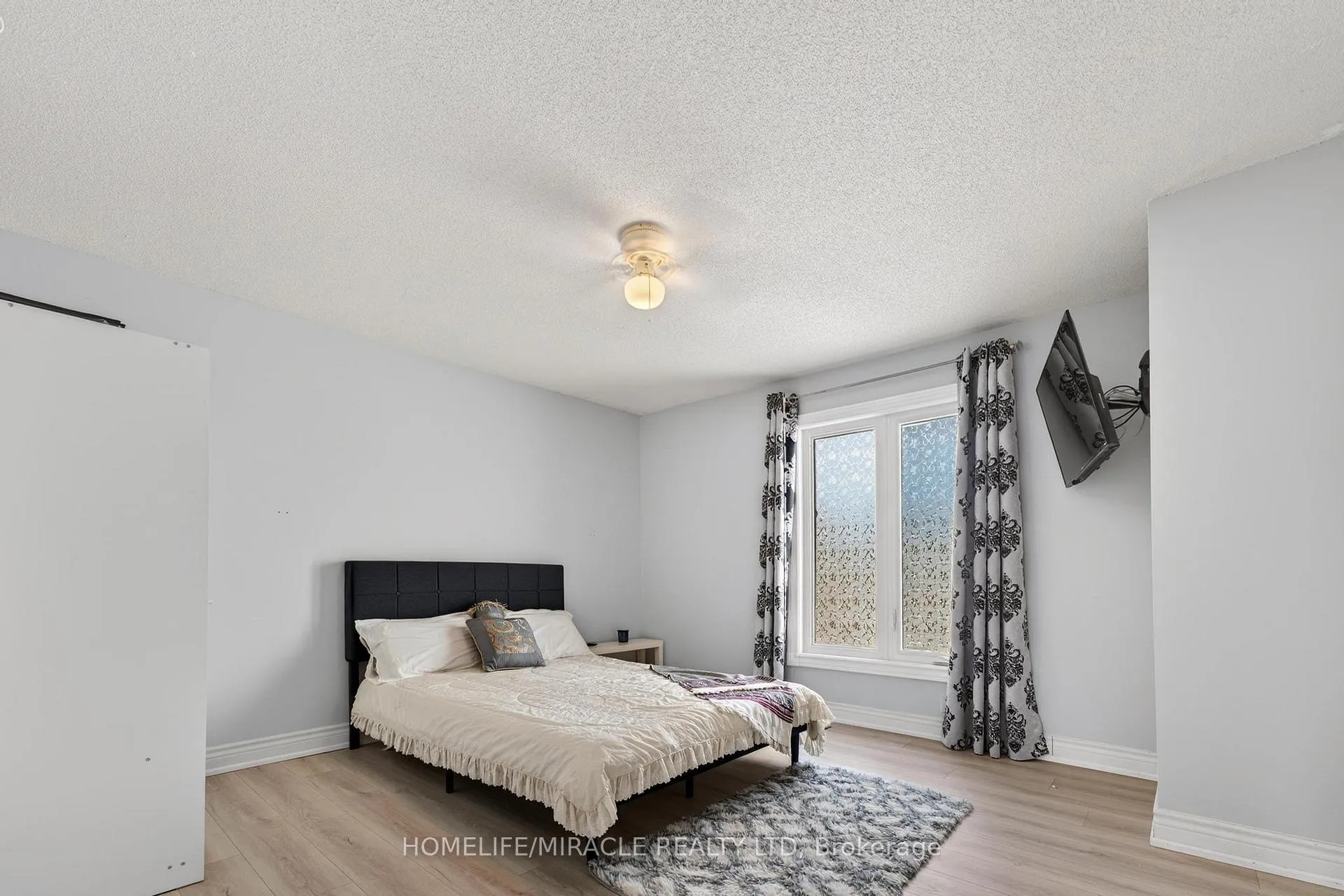 Photo 31 of 1002 Rambleberry Avenue, Pickering, Liverpool — HOMEH