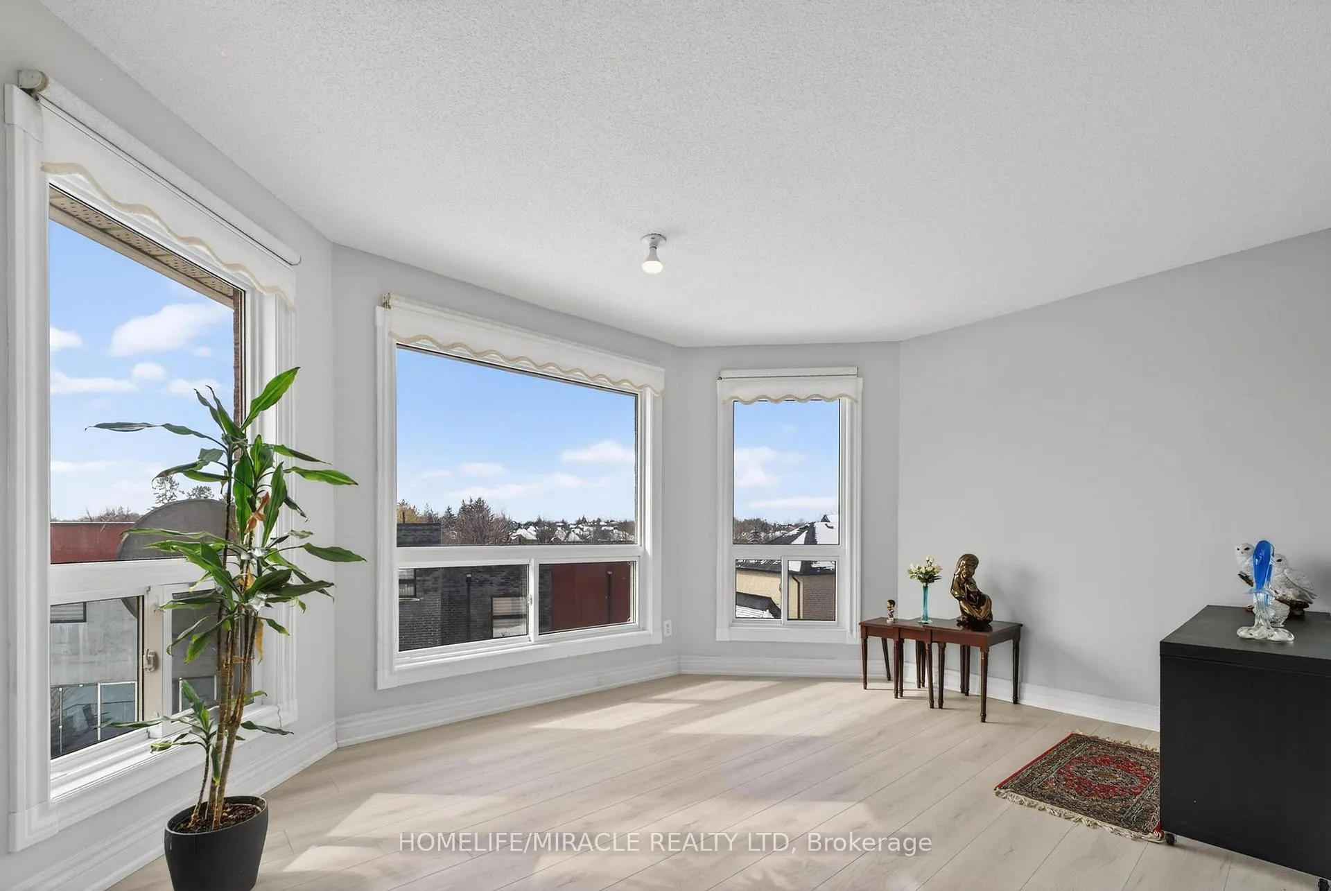 Photo 34 of 1002 Rambleberry Avenue, Pickering, Liverpool — HOMEH