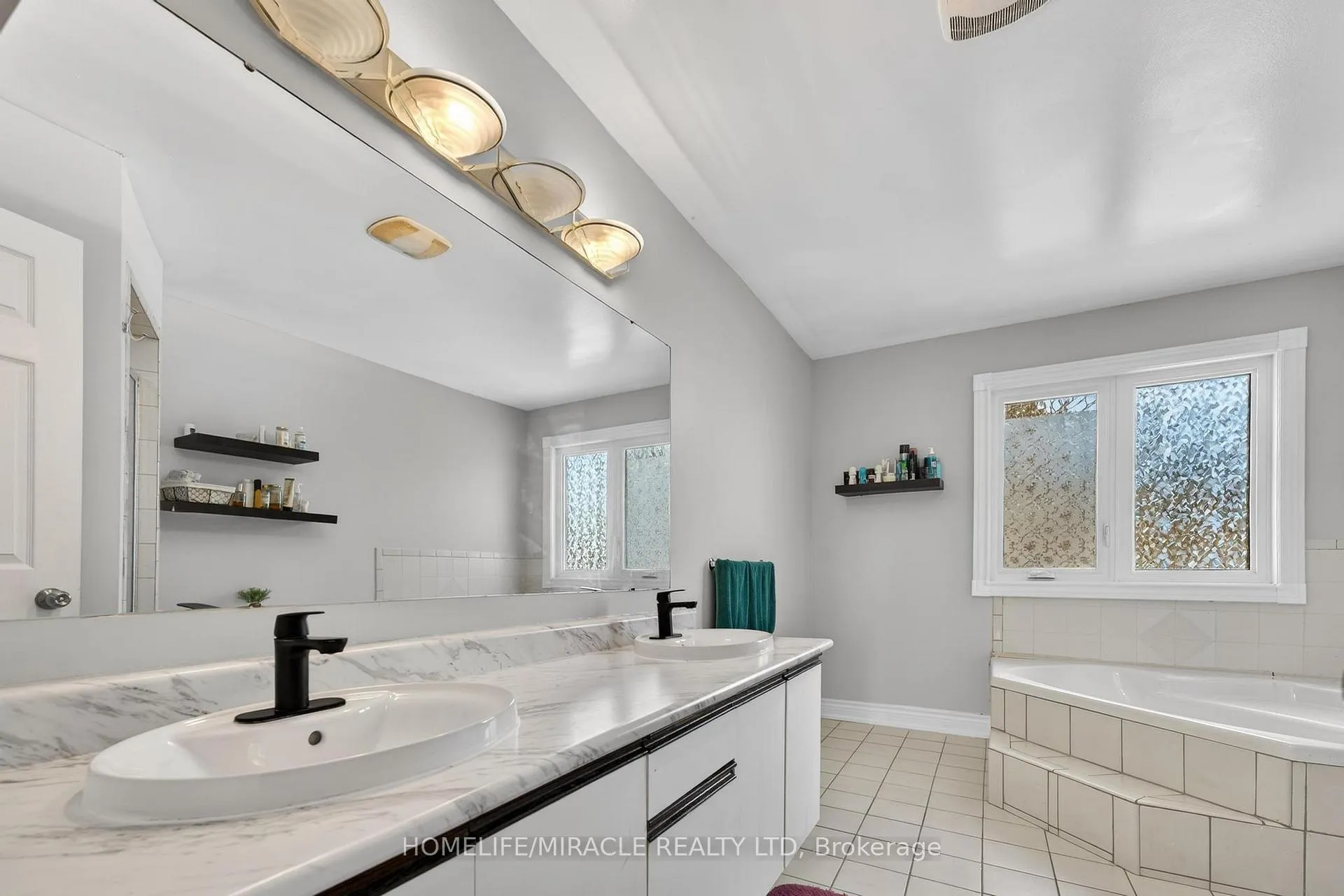 Photo 38 of 1002 Rambleberry Avenue, Pickering, Liverpool — HOMEH
