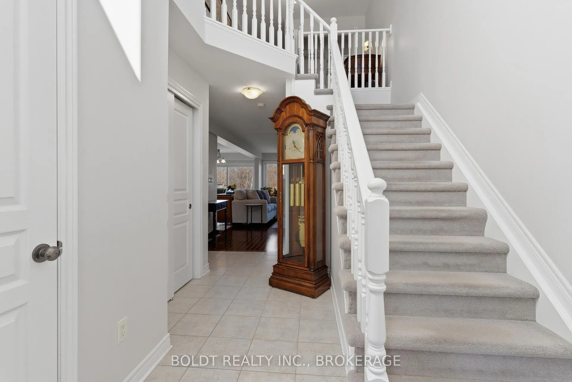 Photo 3 of 153 McBride Drive, St. Catharines, Rykert/Vansickle — HOMEH