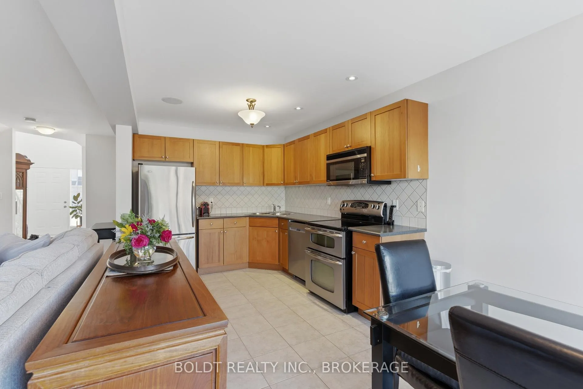 Photo 9 of 153 McBride Drive, St. Catharines, Rykert/Vansickle — HOMEH