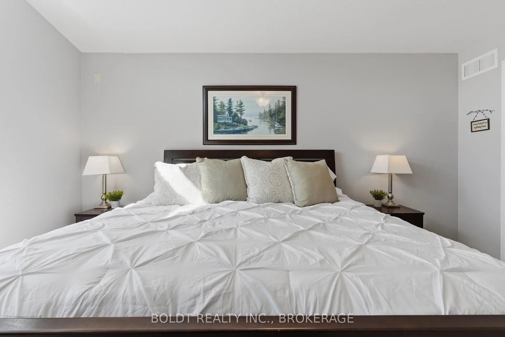Photo 14 of 153 McBride Drive, St. Catharines, Rykert/Vansickle — HOMEH