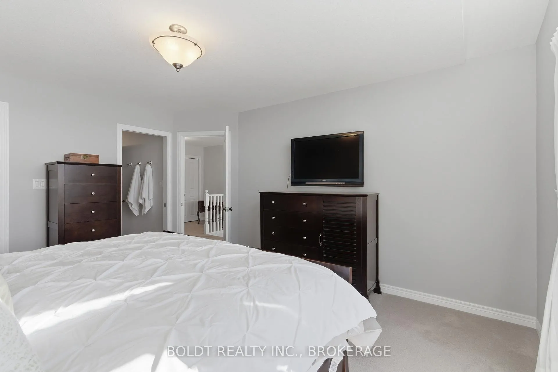 Photo 15 of 153 McBride Drive, St. Catharines, Rykert/Vansickle — HOMEH