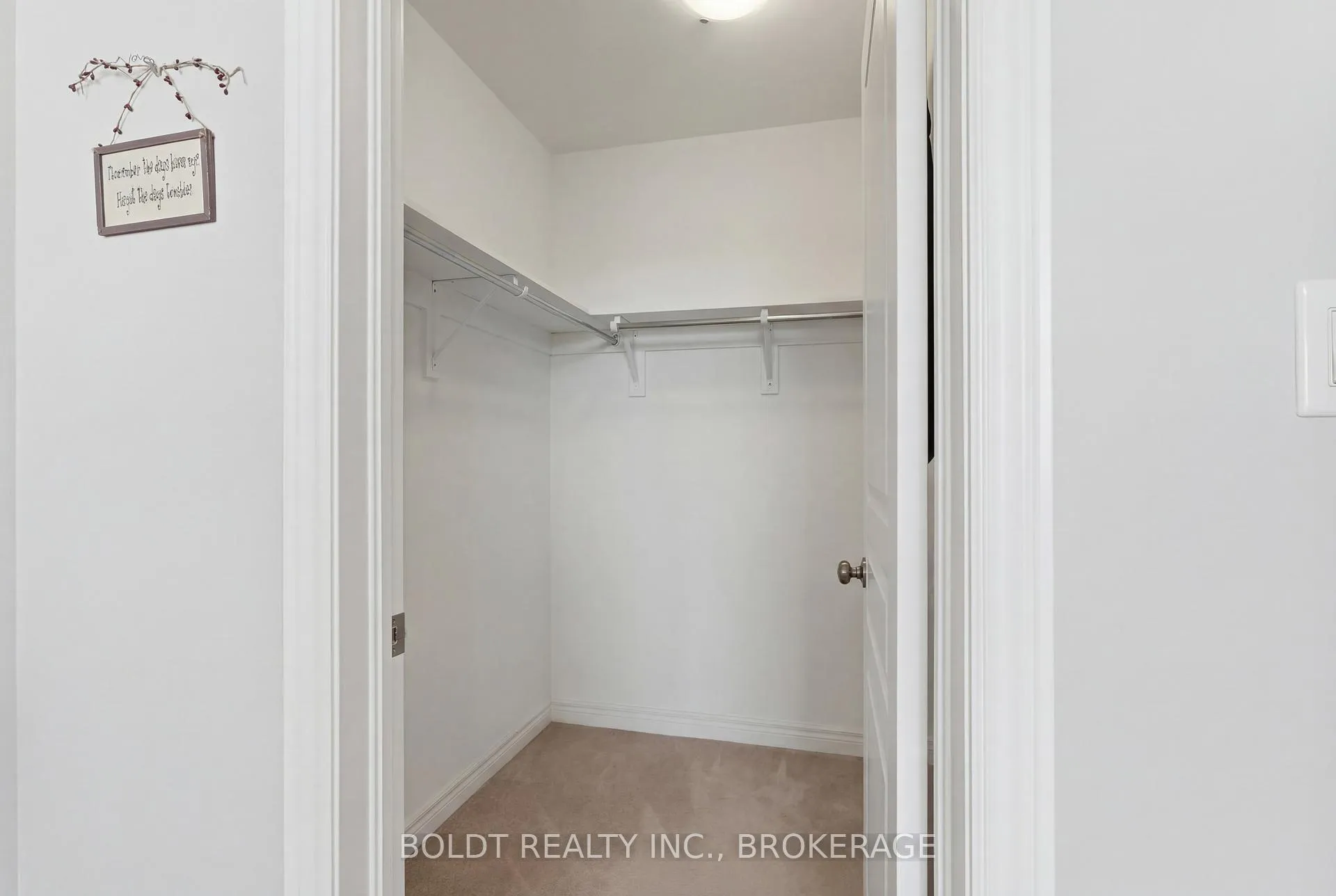 Photo 16 of 153 McBride Drive, St. Catharines, Rykert/Vansickle — HOMEH