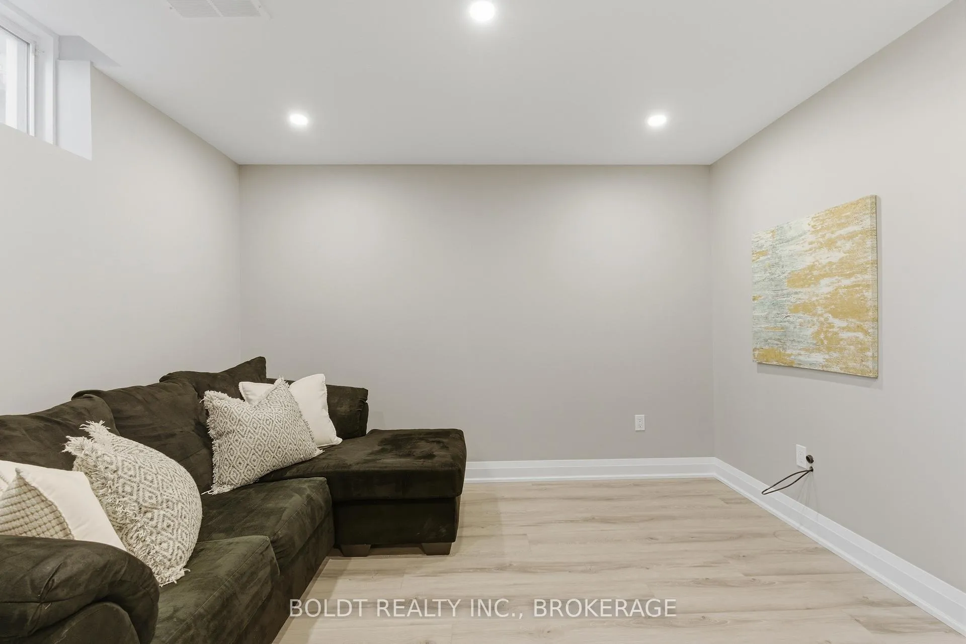 Photo 29 of 153 McBride Drive, St. Catharines, Rykert/Vansickle — HOMEH