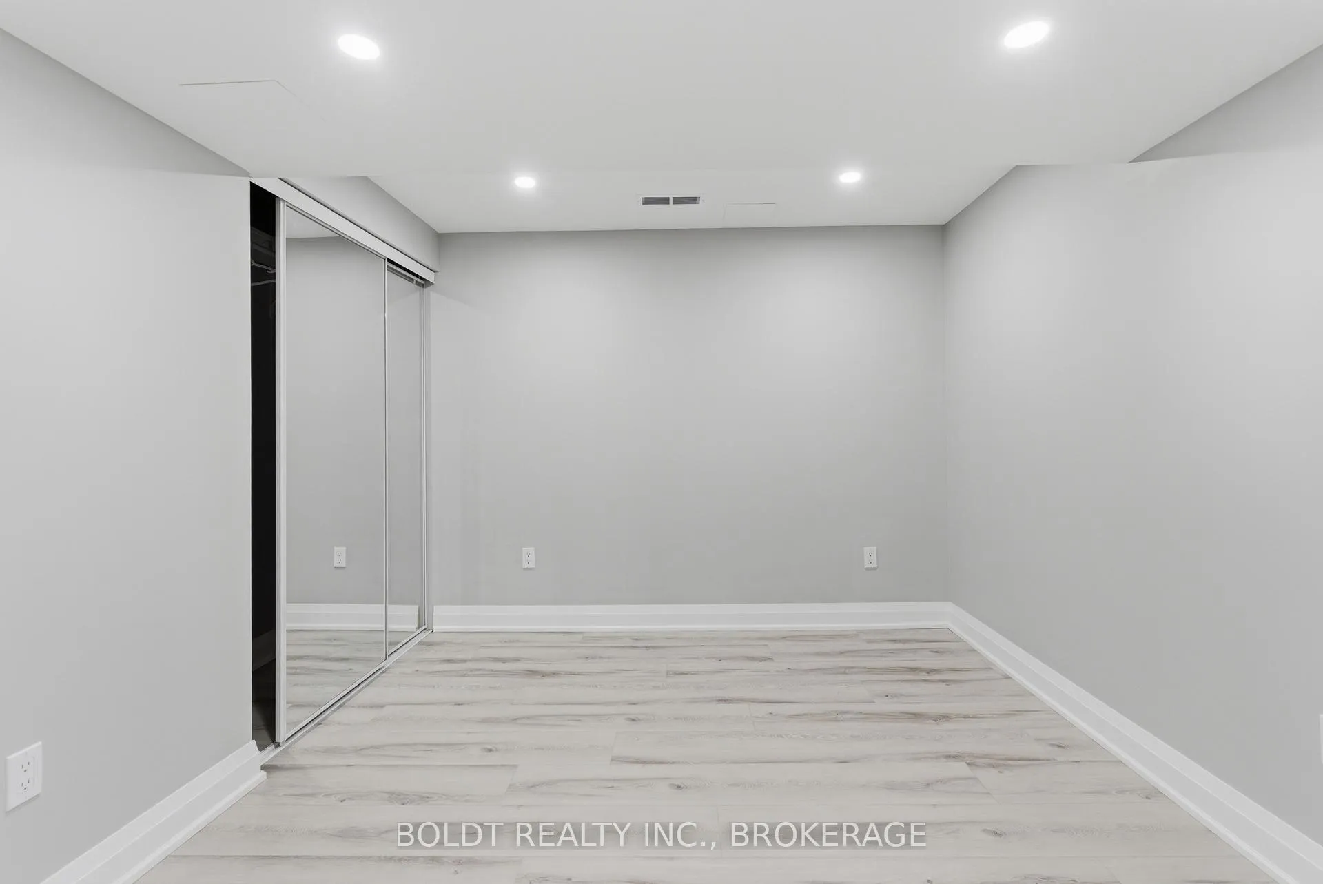 Photo 30 of 153 McBride Drive, St. Catharines, Rykert/Vansickle — HOMEH