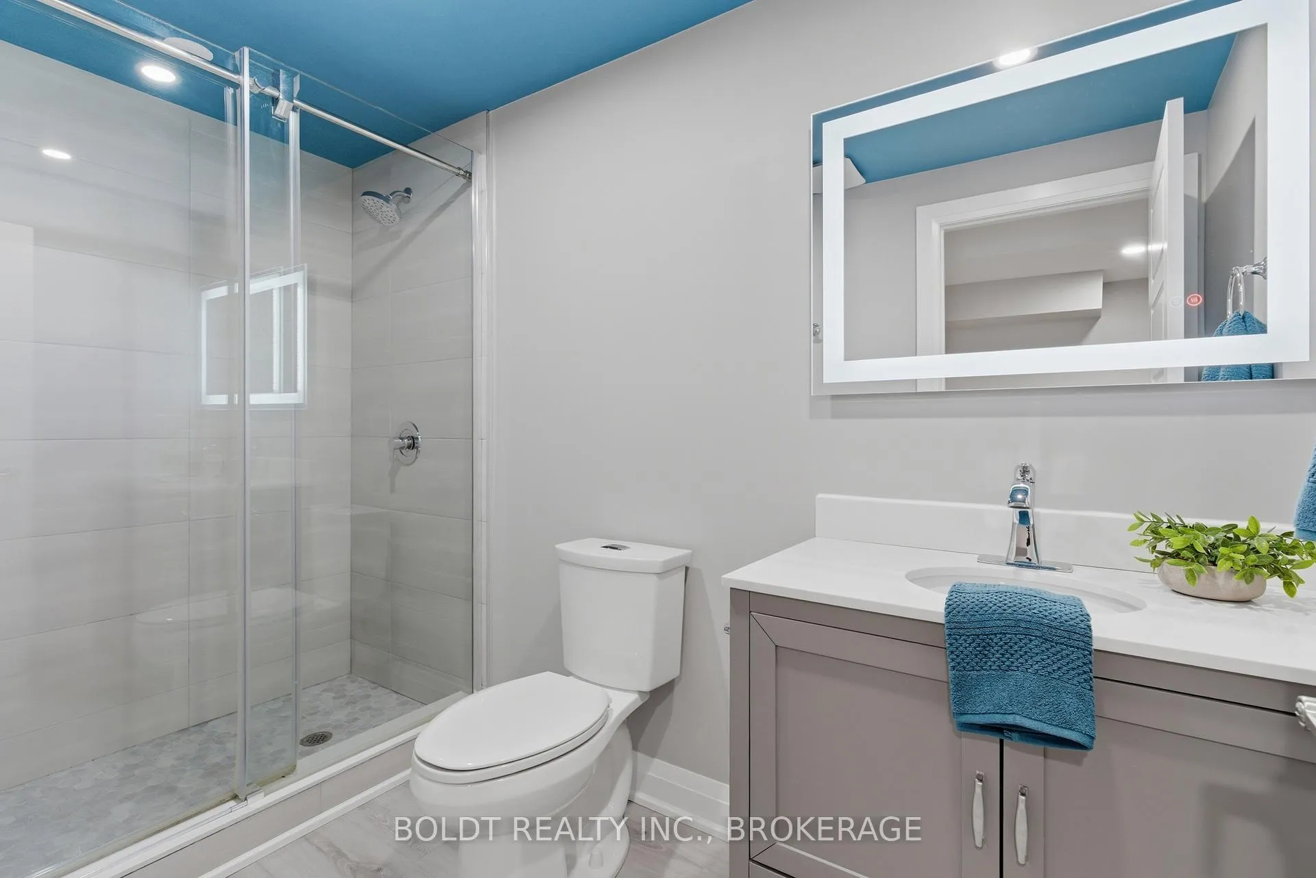 Photo 32 of 153 McBride Drive, St. Catharines, Rykert/Vansickle — HOMEH