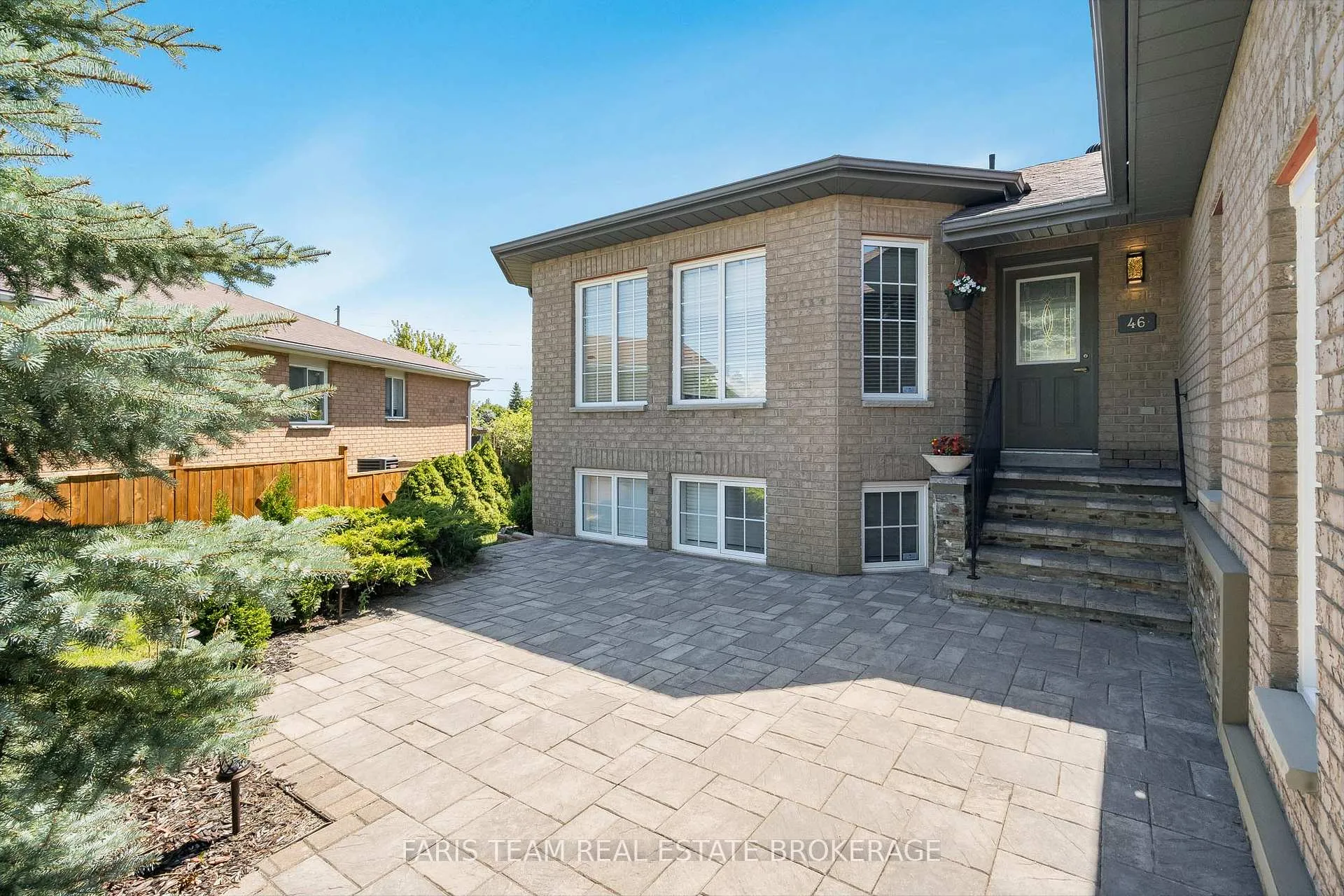 Photo 4 of 46 Kell Place, Barrie, Bayshore — HOMEH