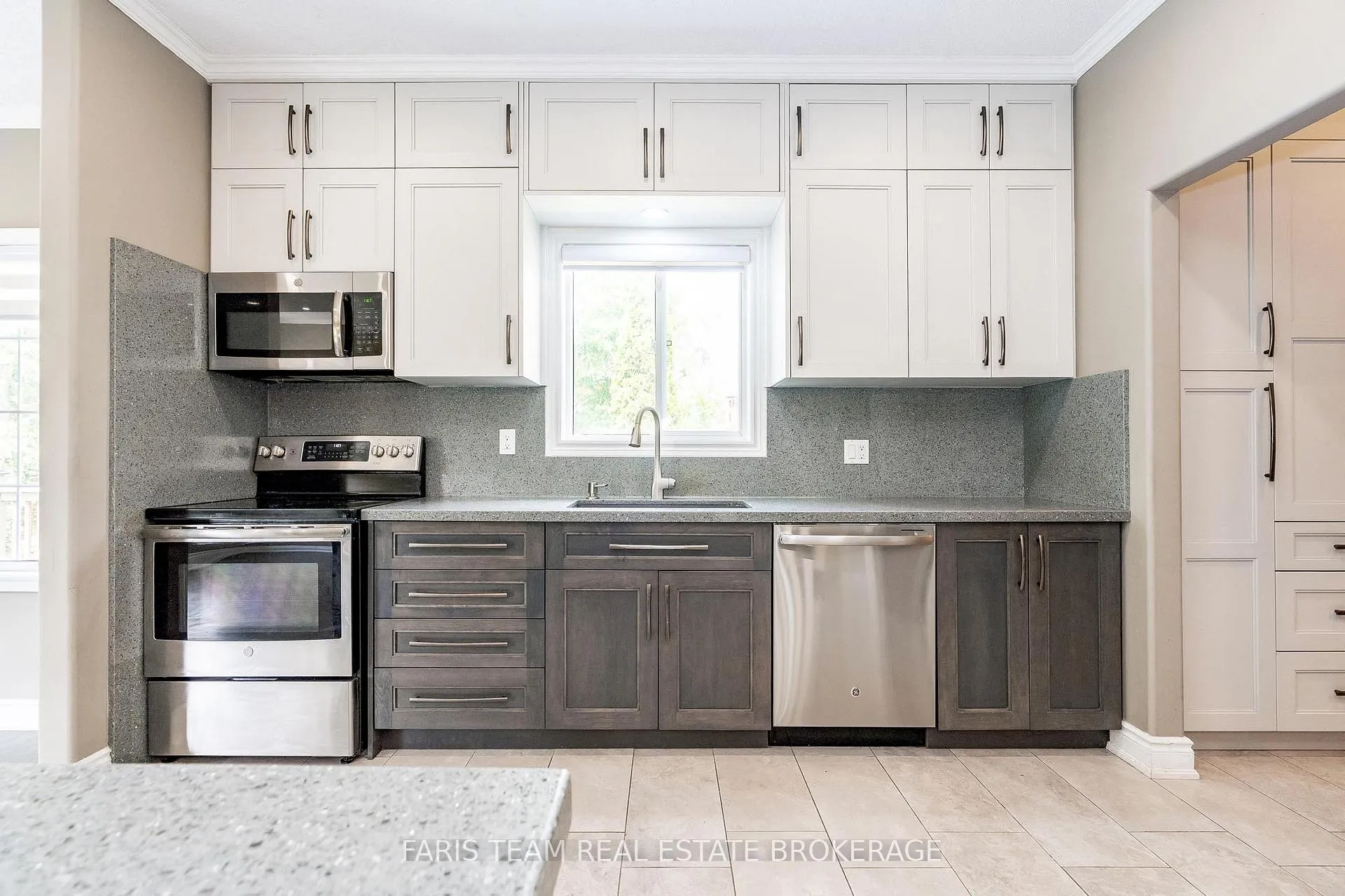 Photo 9 of 46 Kell Place, Barrie, Bayshore — HOMEH