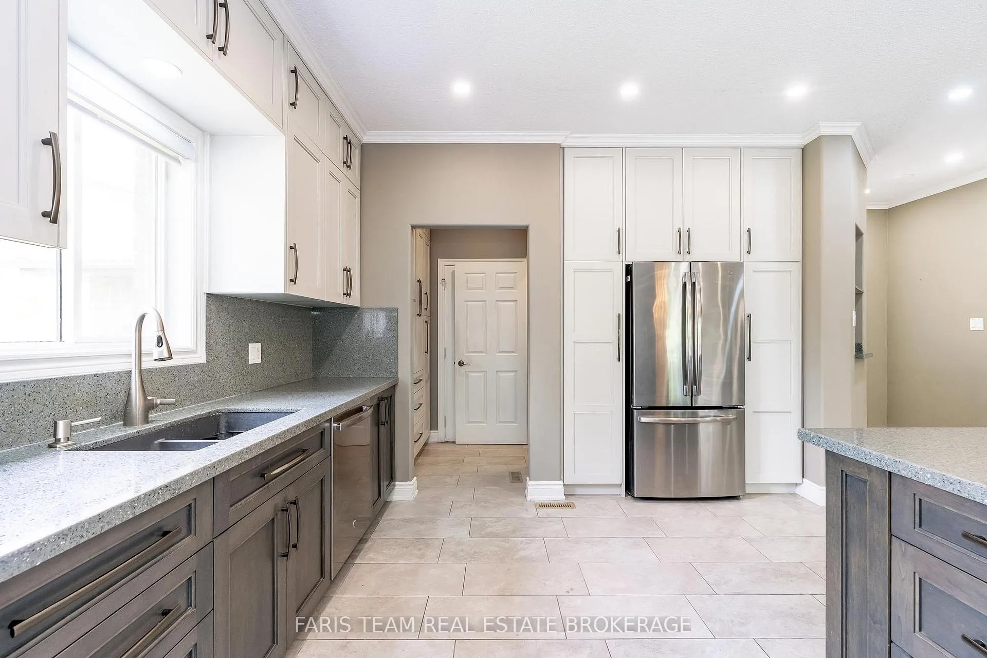 Photo 10 of 46 Kell Place, Barrie, Bayshore — HOMEH