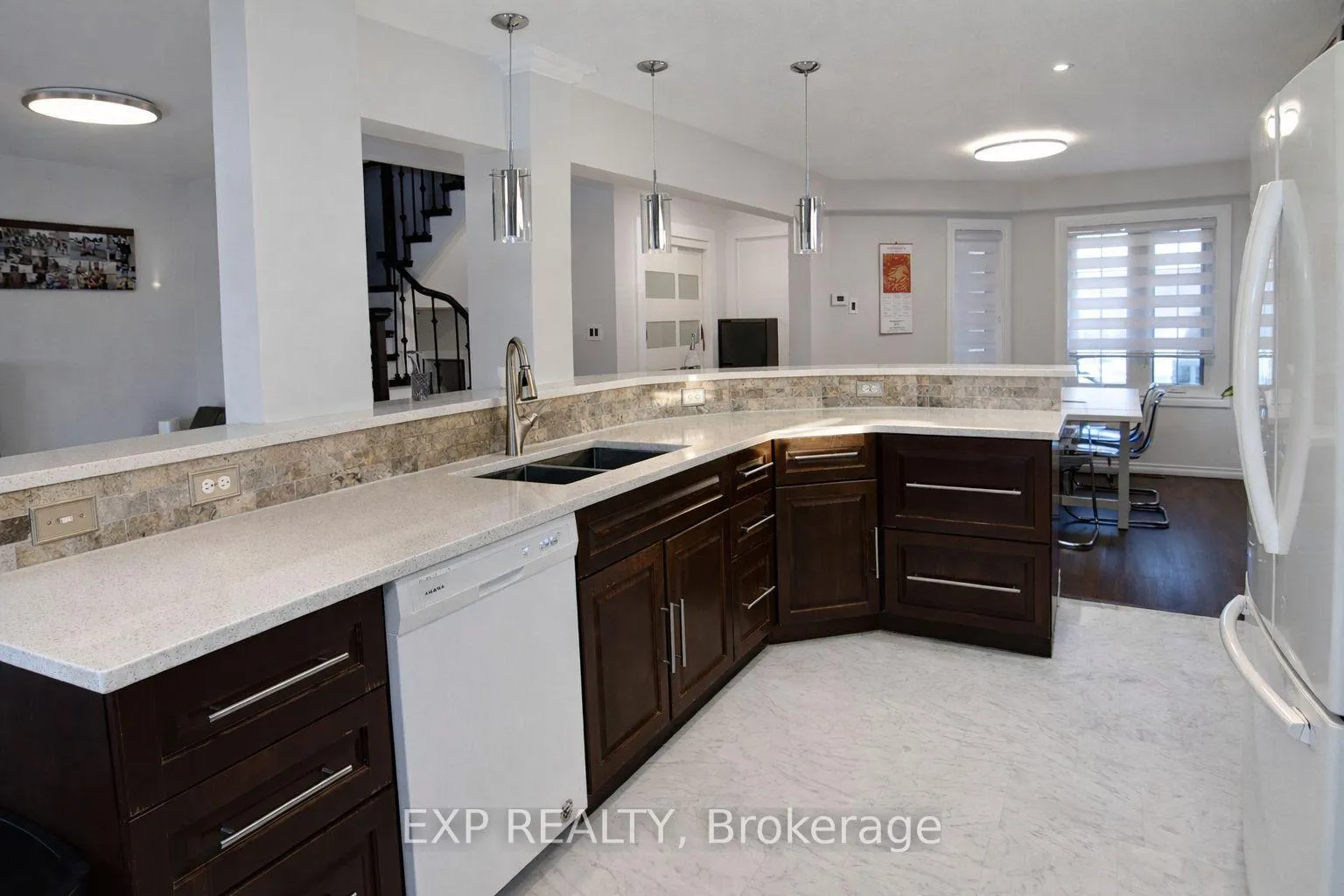 Photo 3 of 30 Aikens Crescent, Barrie, Holly — HOMEH