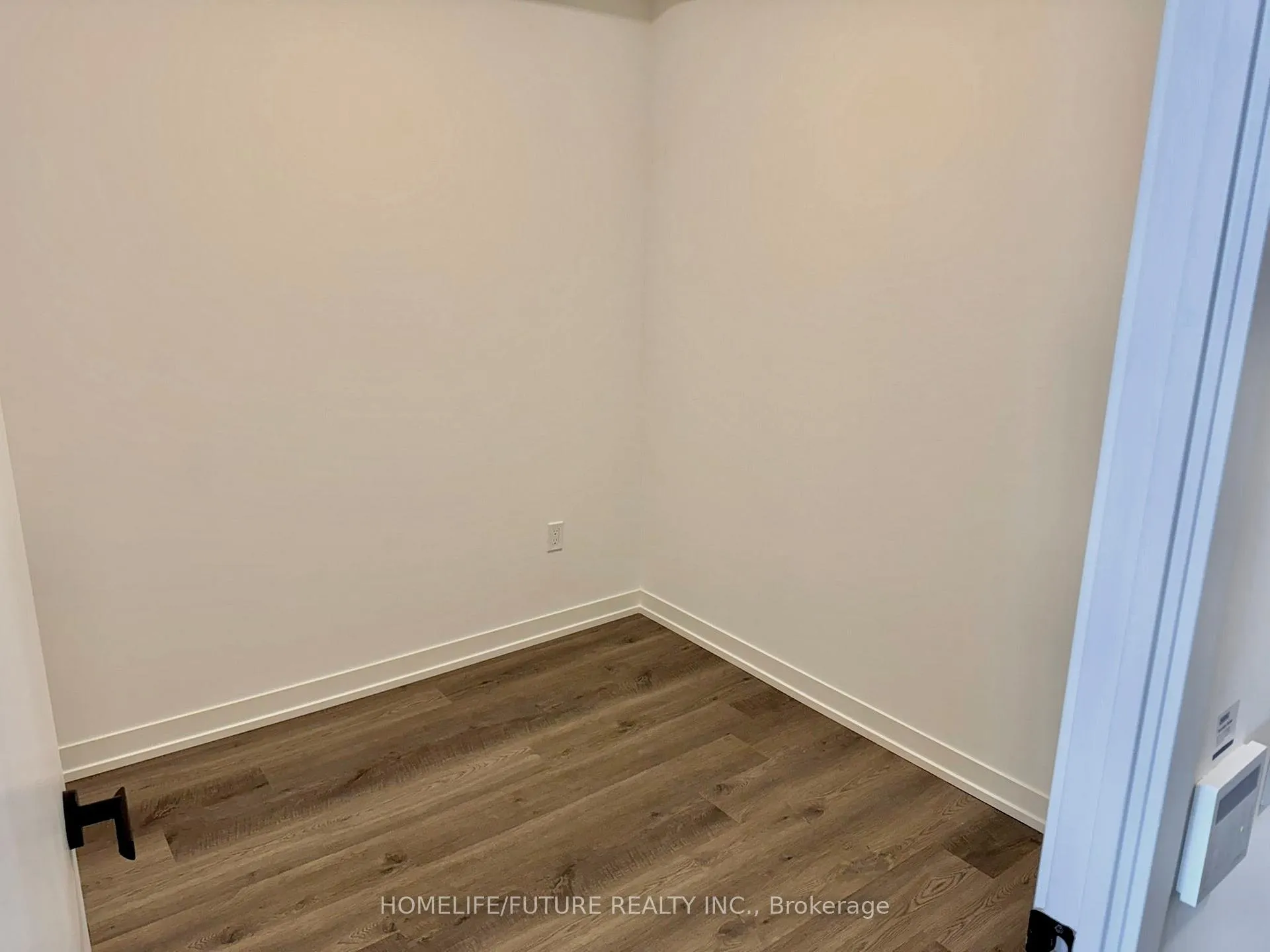 Photo 4 of Unit 4811, 8 Interchange Way, Vaughan, Vaughan Corporate Centre — HOMEH