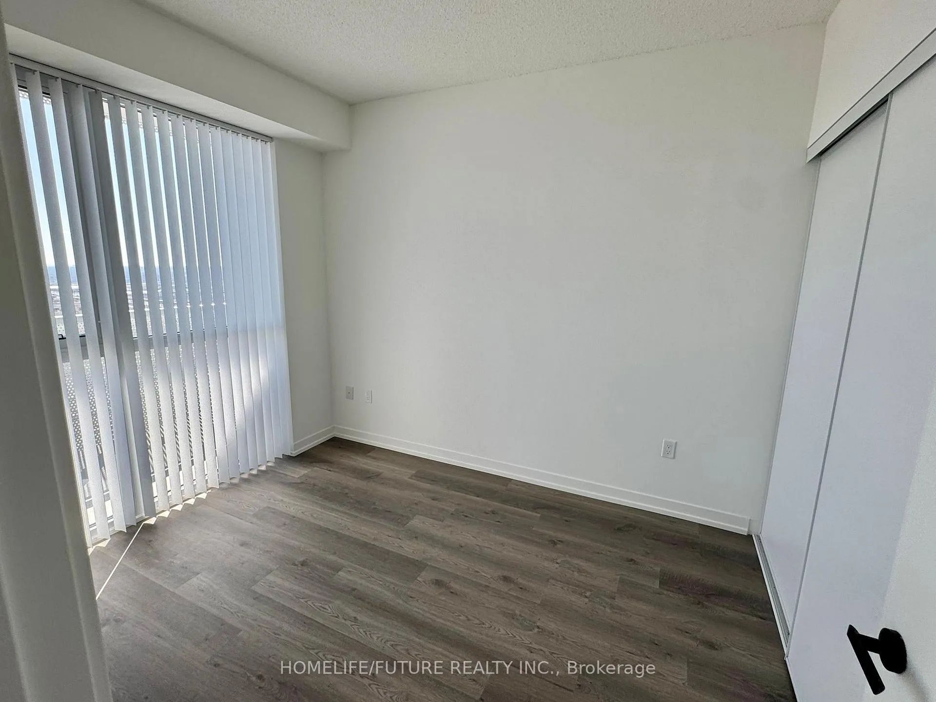 Photo 6 of Unit 4811, 8 Interchange Way, Vaughan, Vaughan Corporate Centre — HOMEH